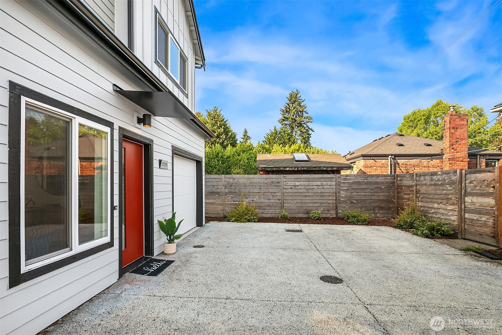 13707 B 1st Avenue NE