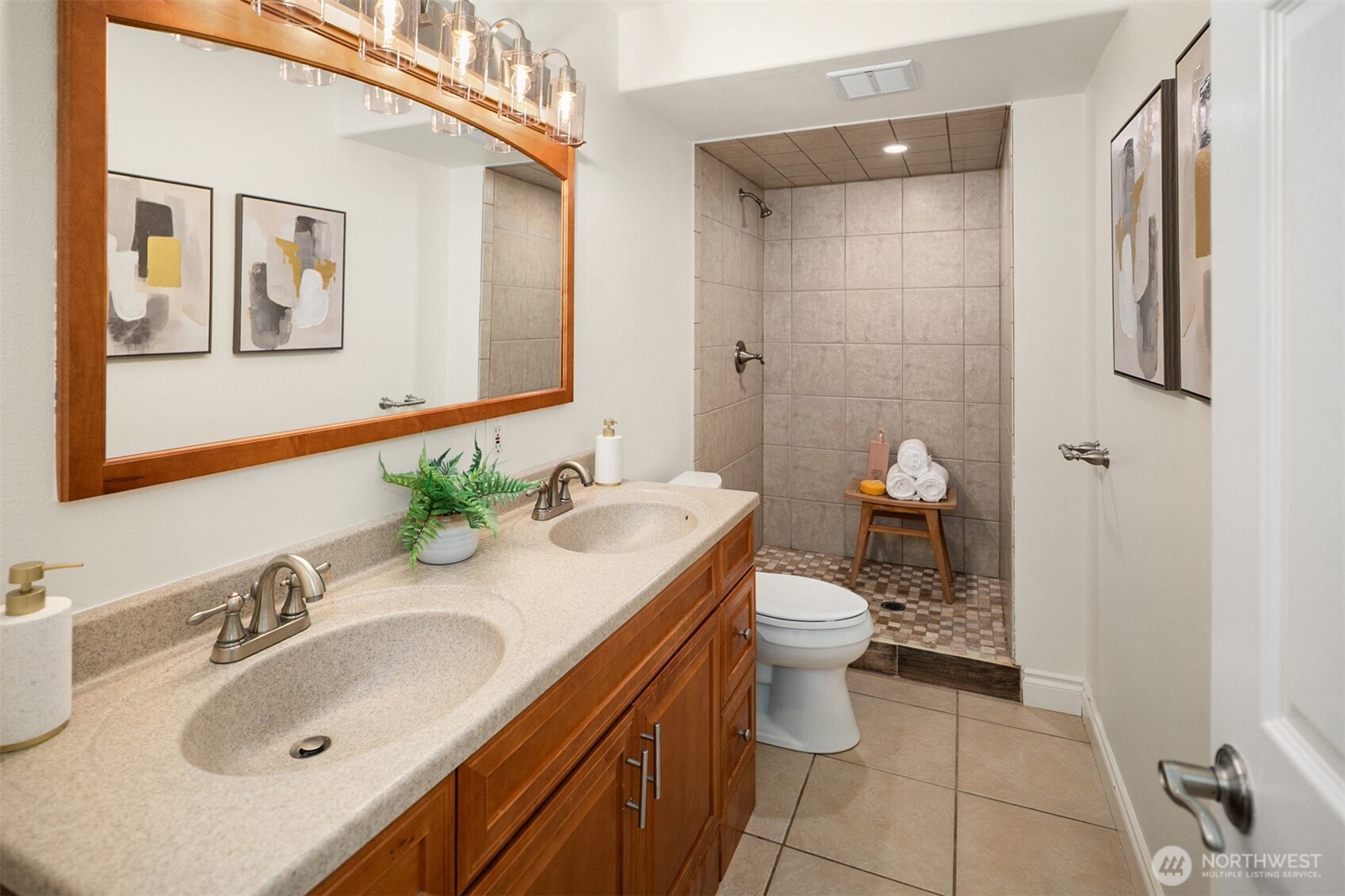 18029 24th Avenue NE