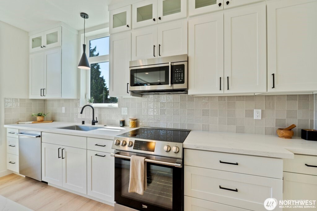 7741 15th Avenue NE Unit: A