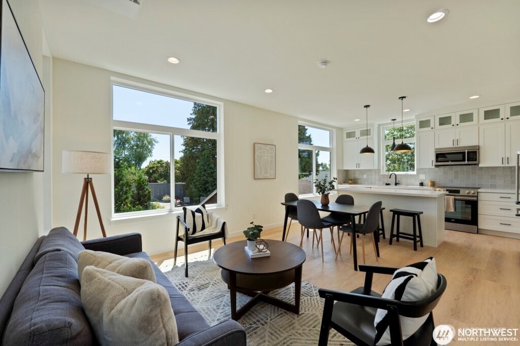 7741 15th Avenue NE Unit: A