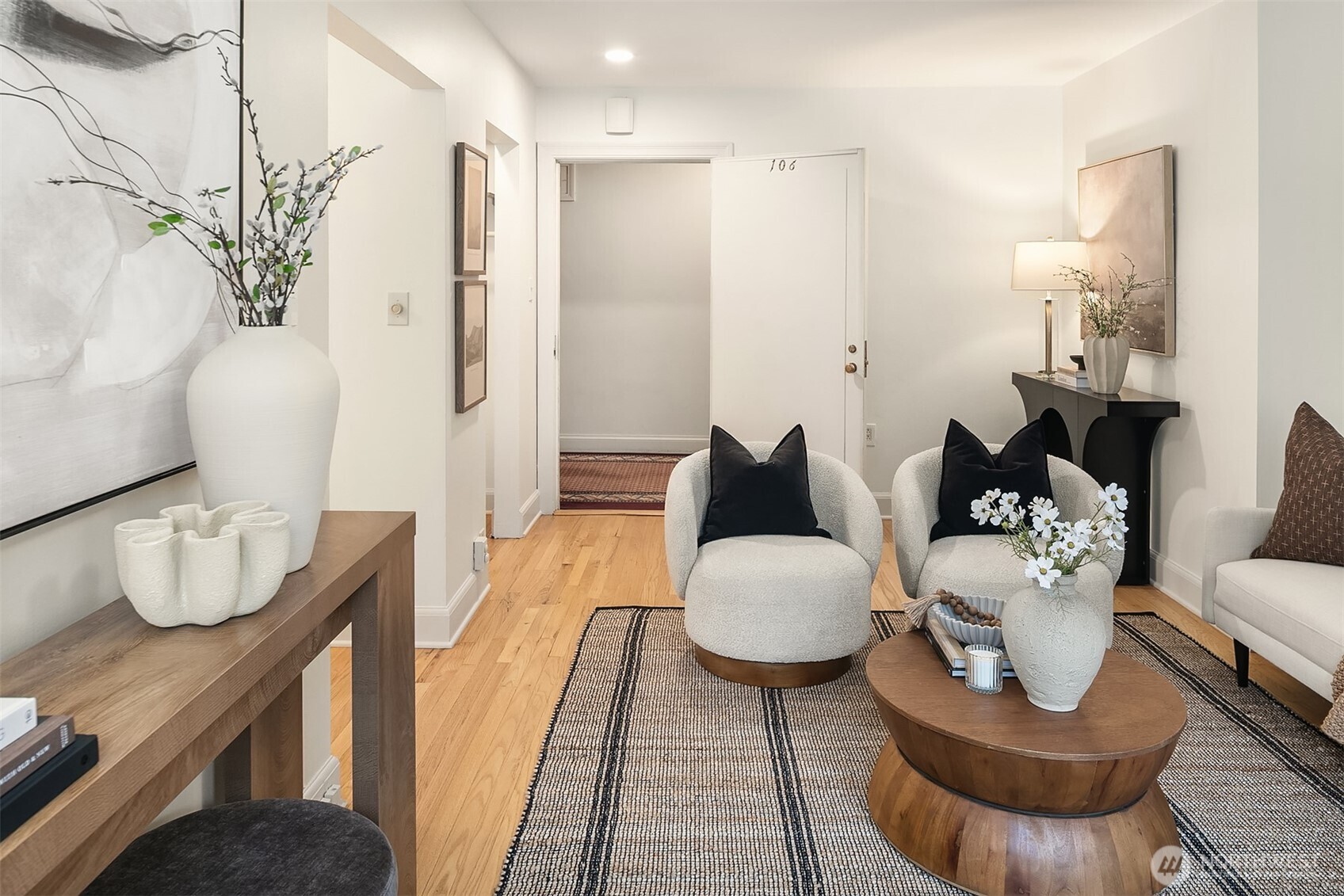 5810 Cowen Place NE Unit: 106