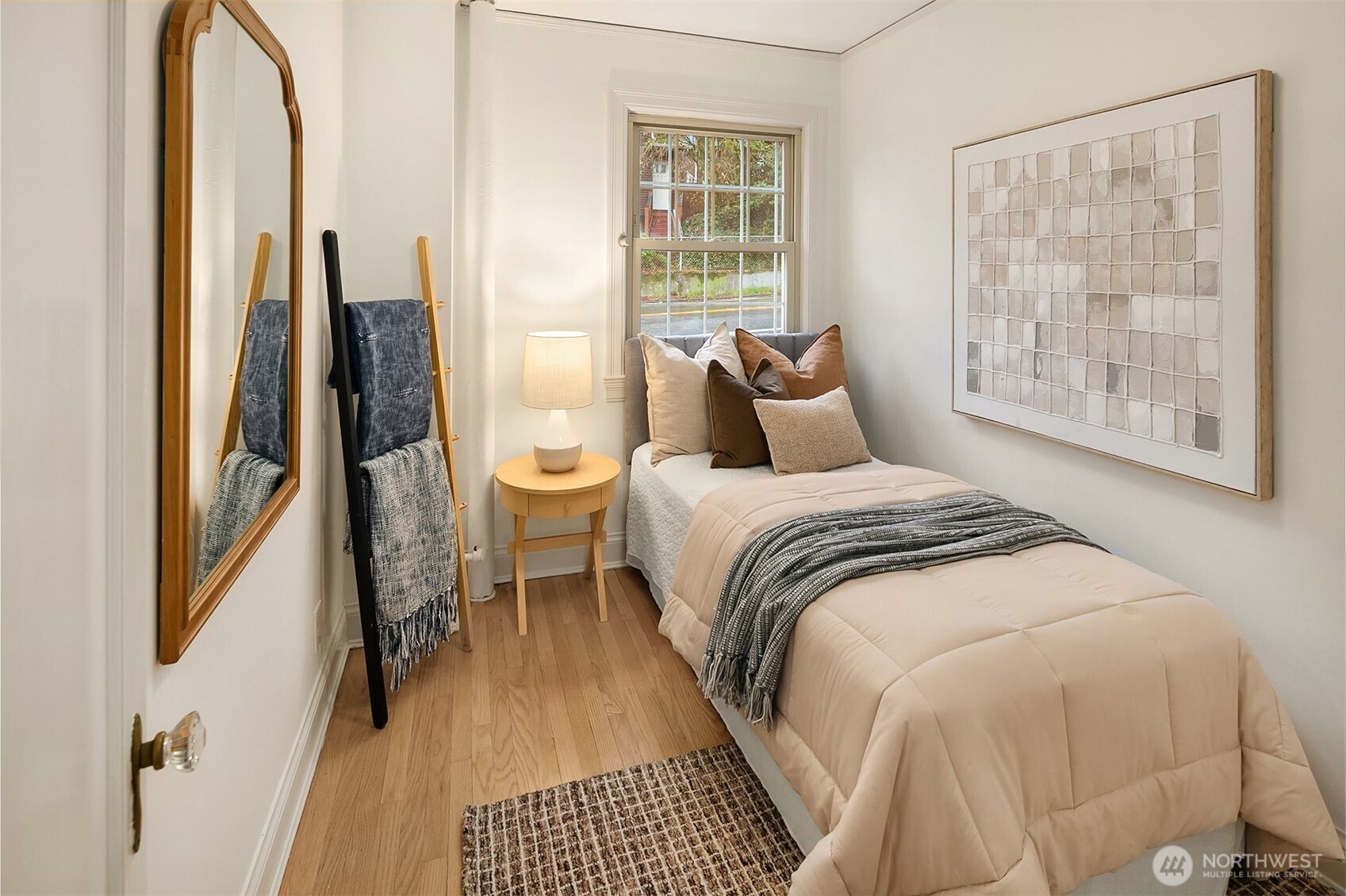 5810 Cowen Place NE Unit: 106