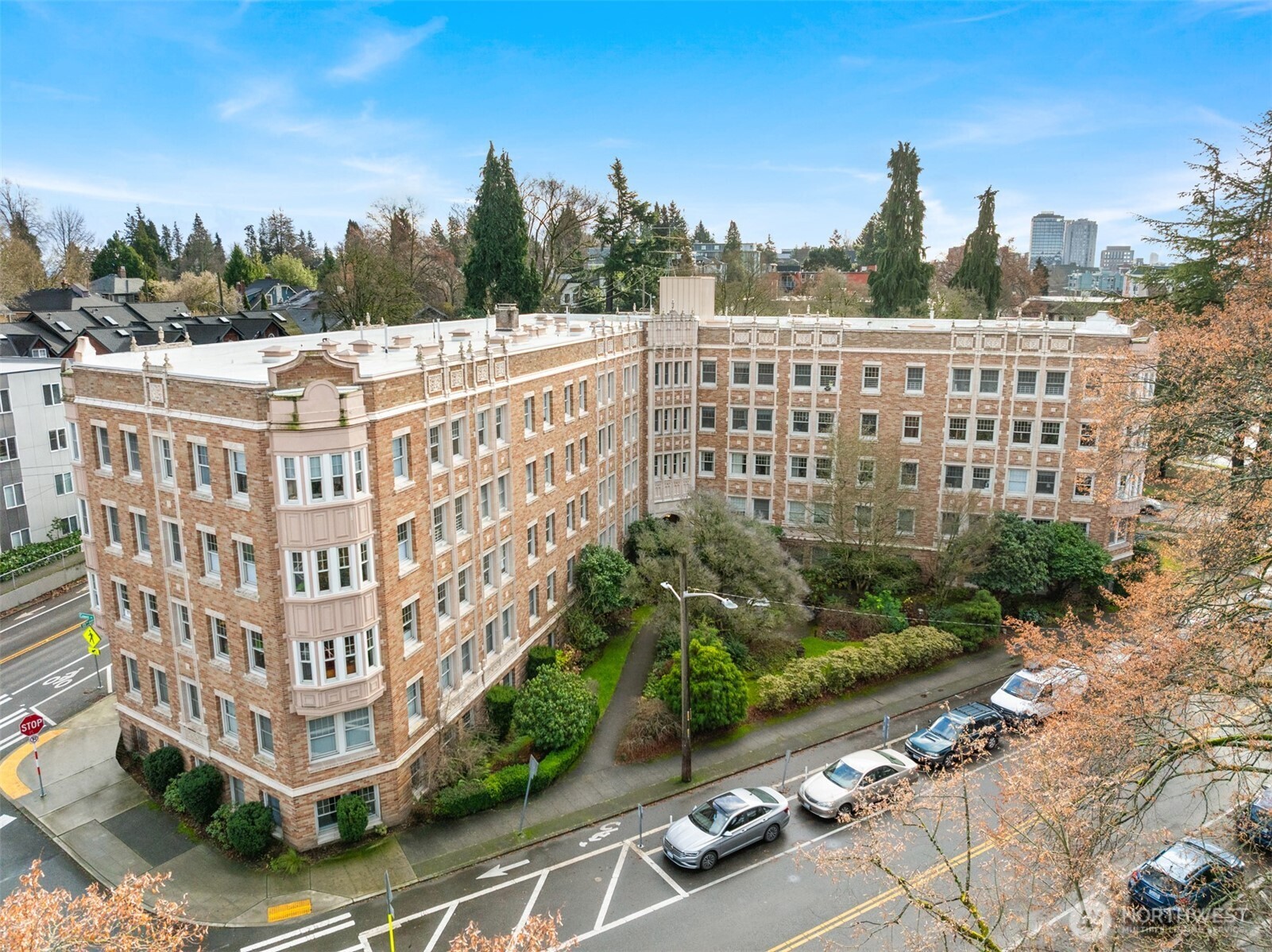 5810 Cowen Place NE Unit: 106