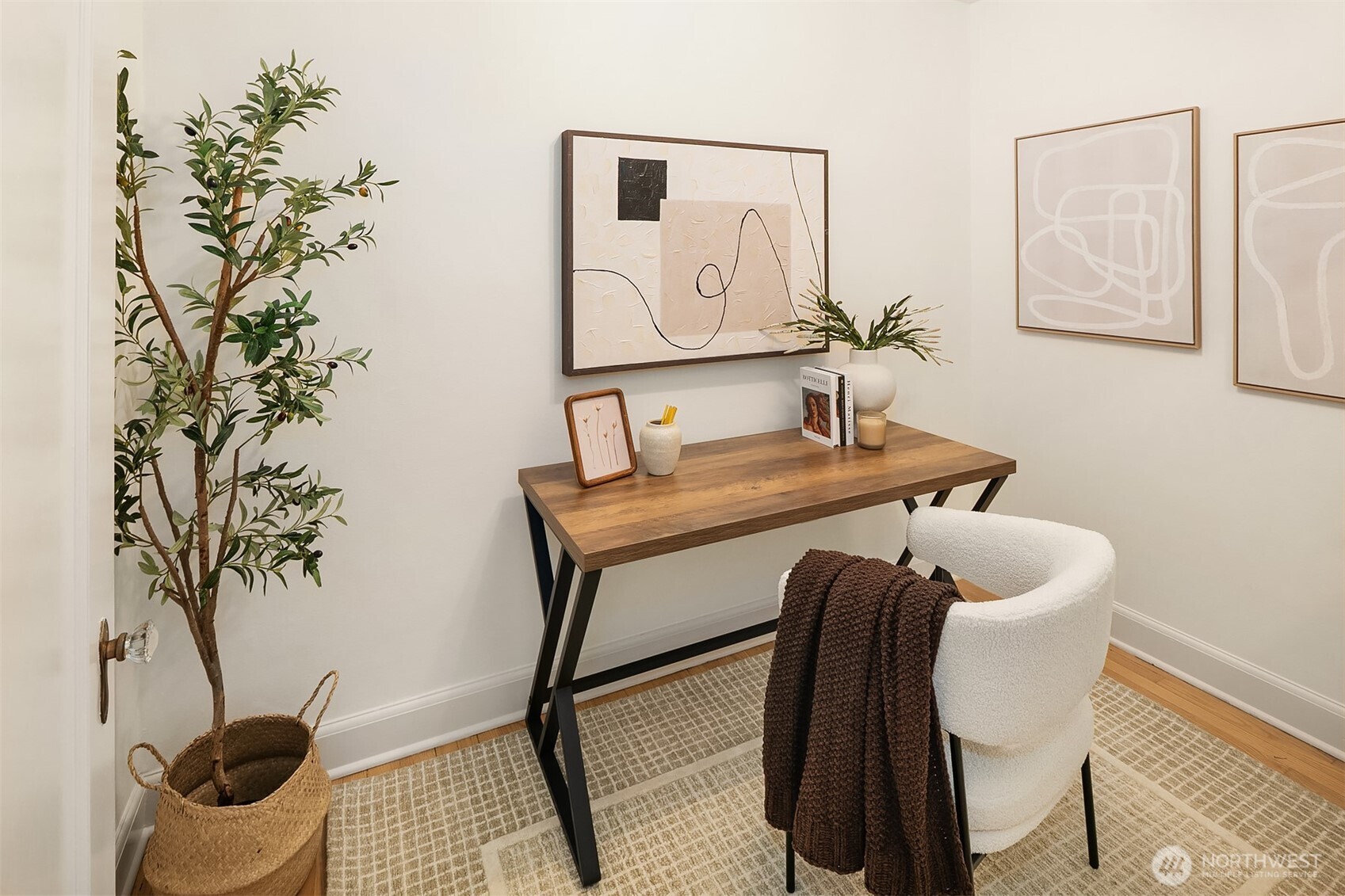 5810 Cowen Place NE Unit: 106