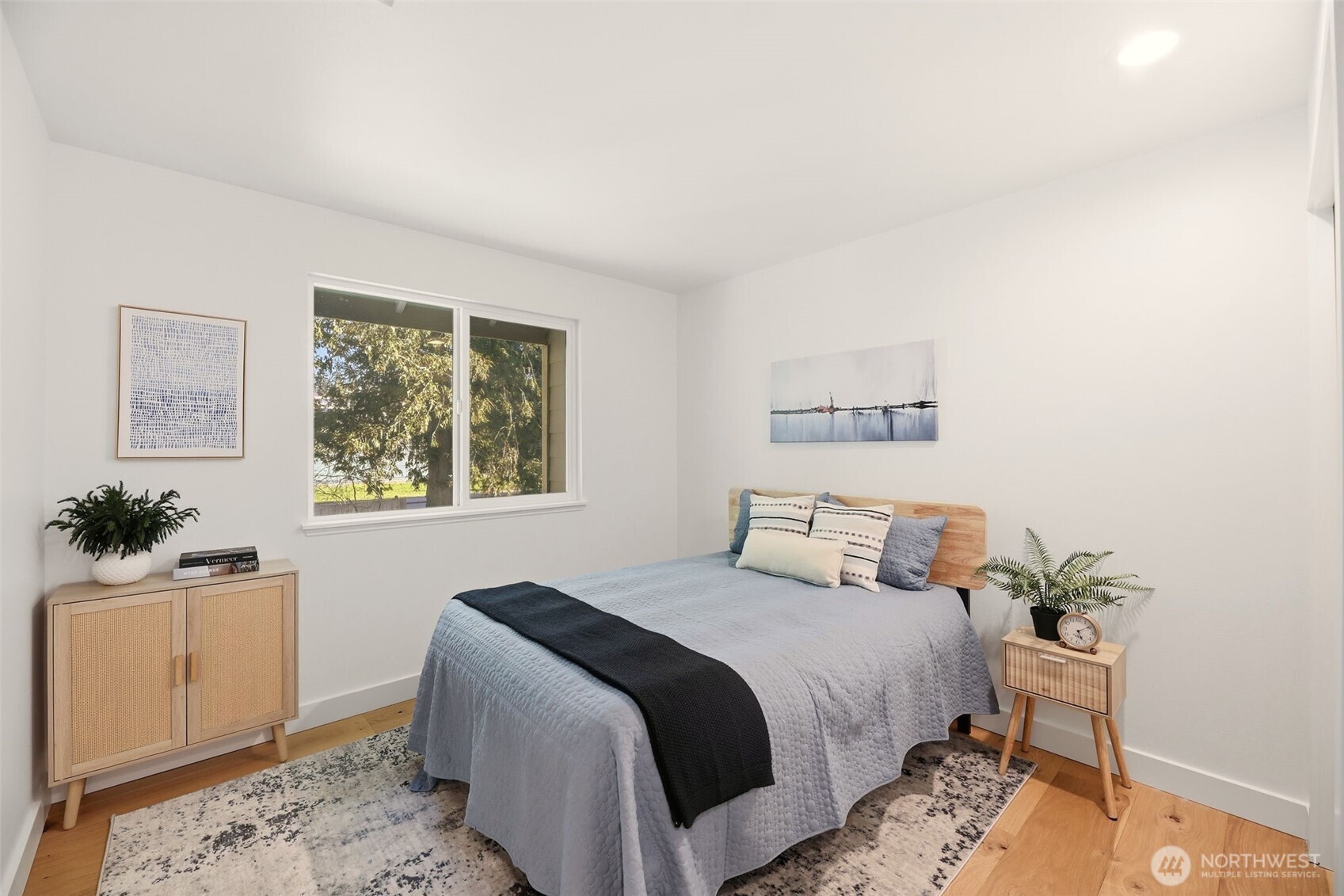 649 Washington Place SW