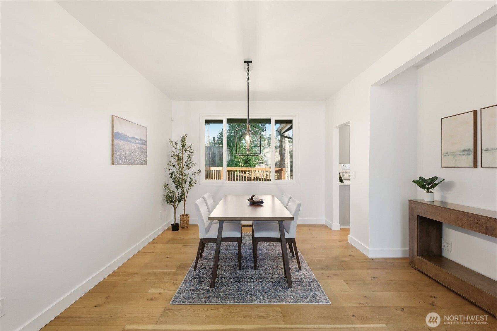 649 Washington Place SW