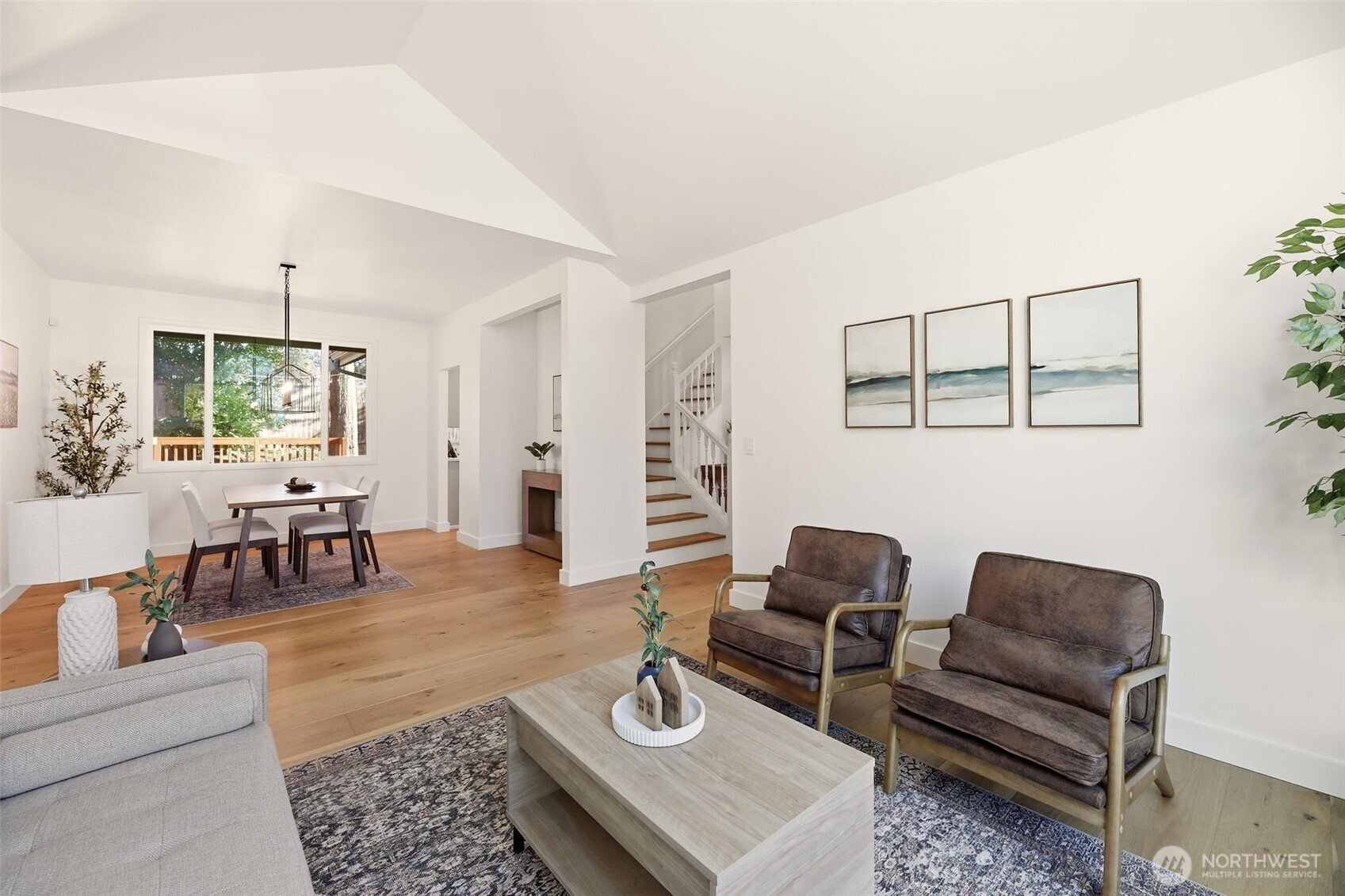 649 Washington Place SW