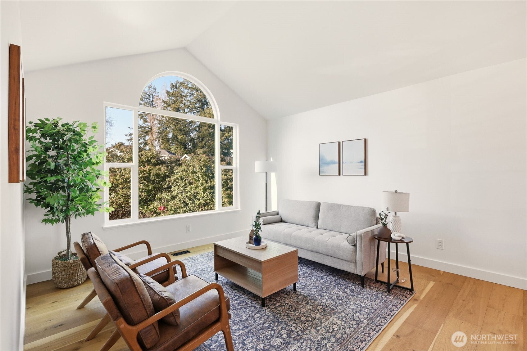 649 Washington Place SW