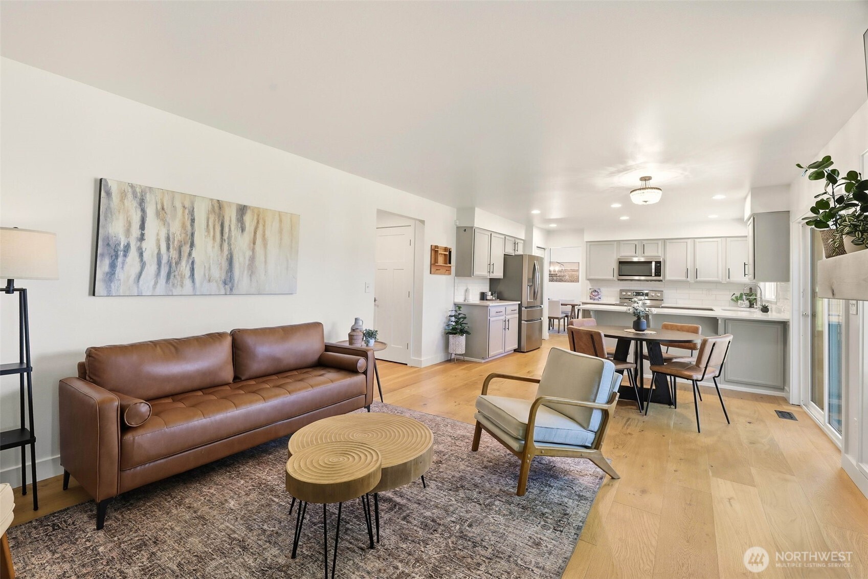 649 Washington Place SW