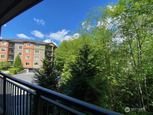 15700 116th Ave NE Unit: 204