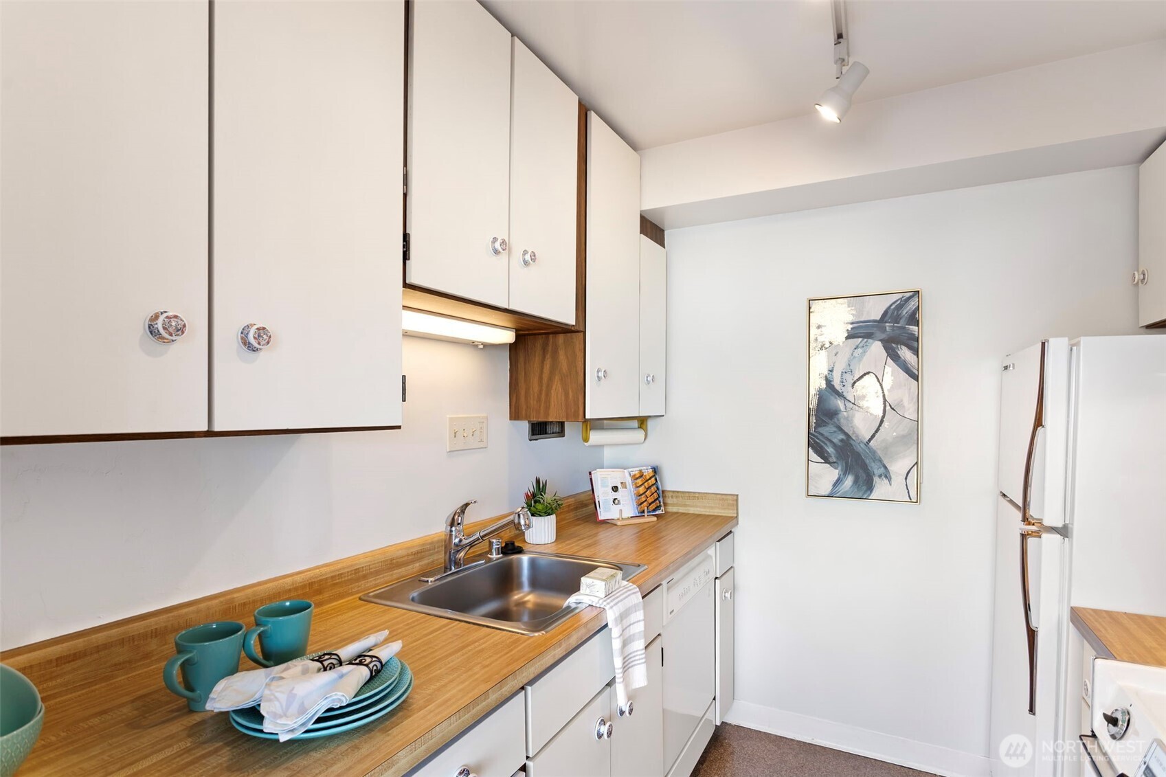 1221 Minor Avenue Unit: 808