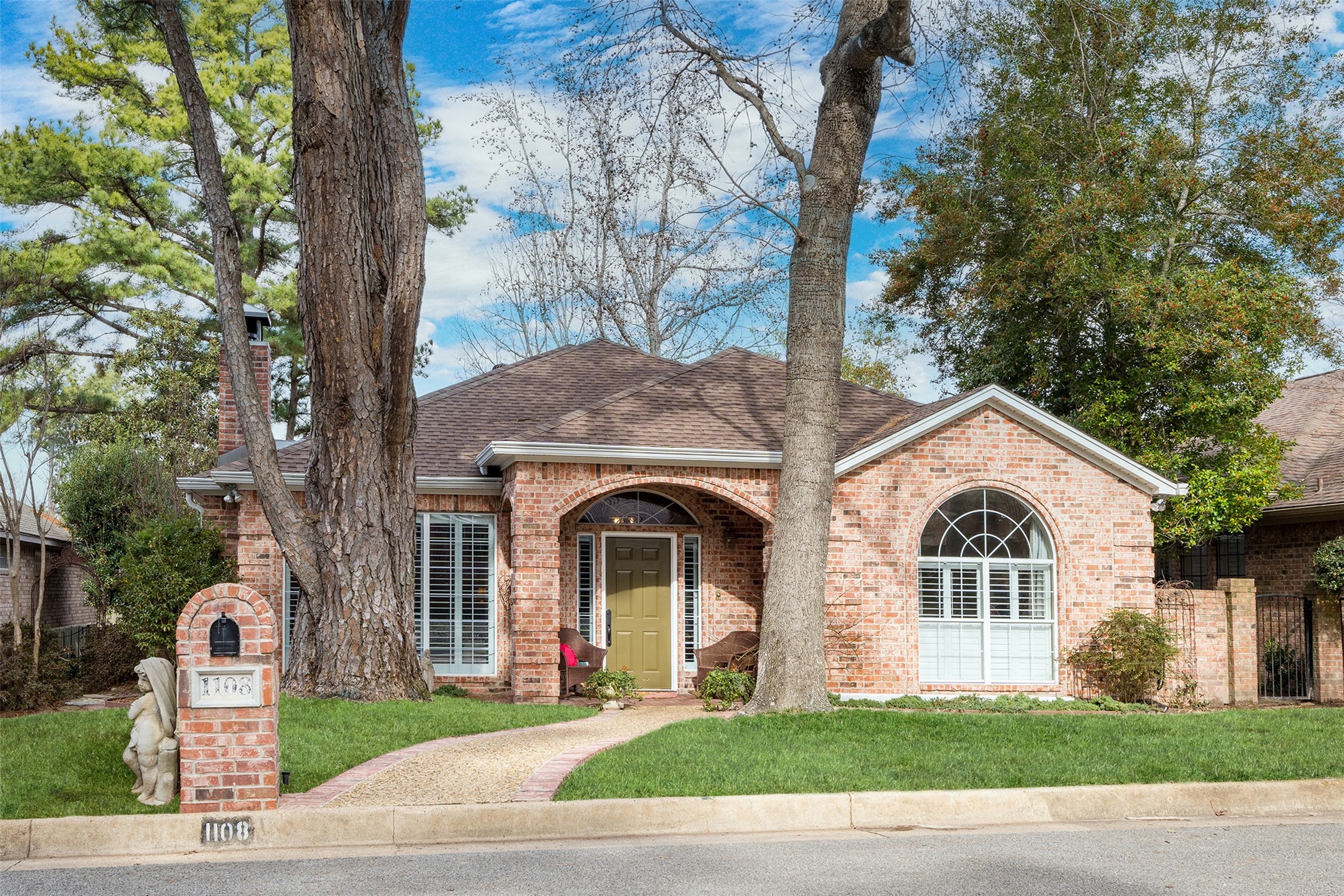 1108 Oak Garden Circle