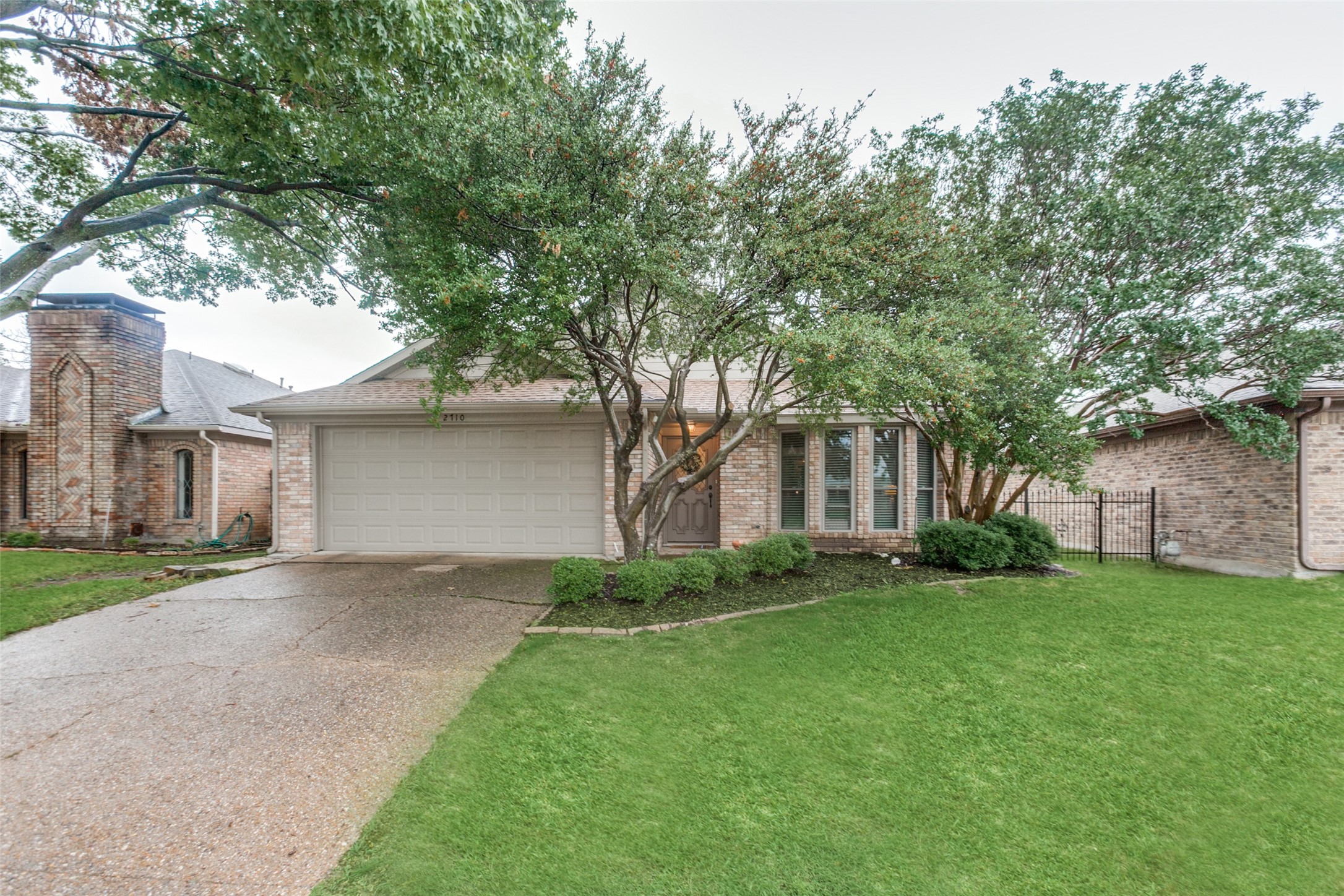 2710 Laurel Oaks Drive