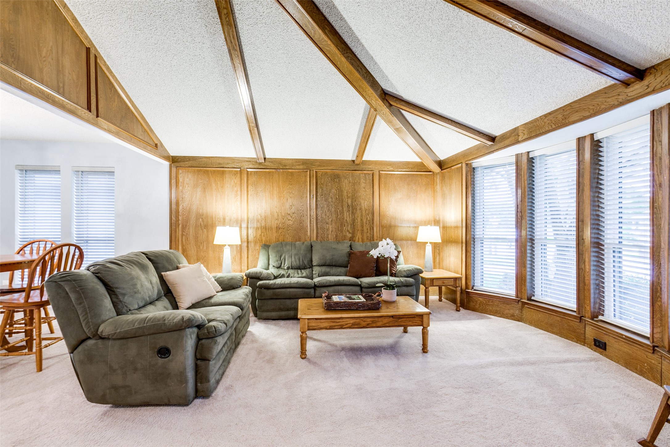 2710 Laurel Oaks Drive