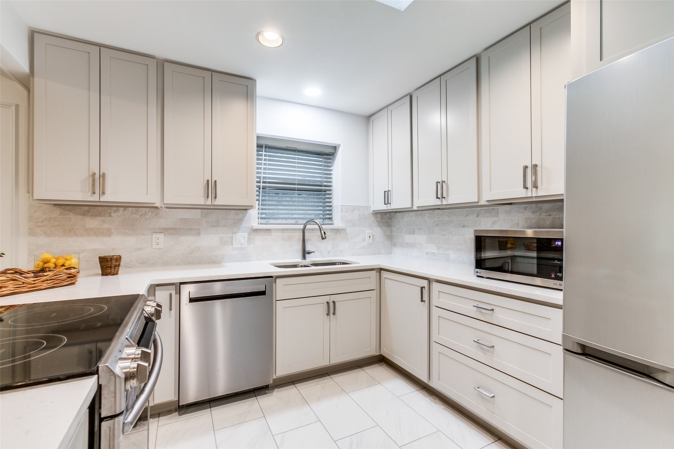 2710 Laurel Oaks Drive