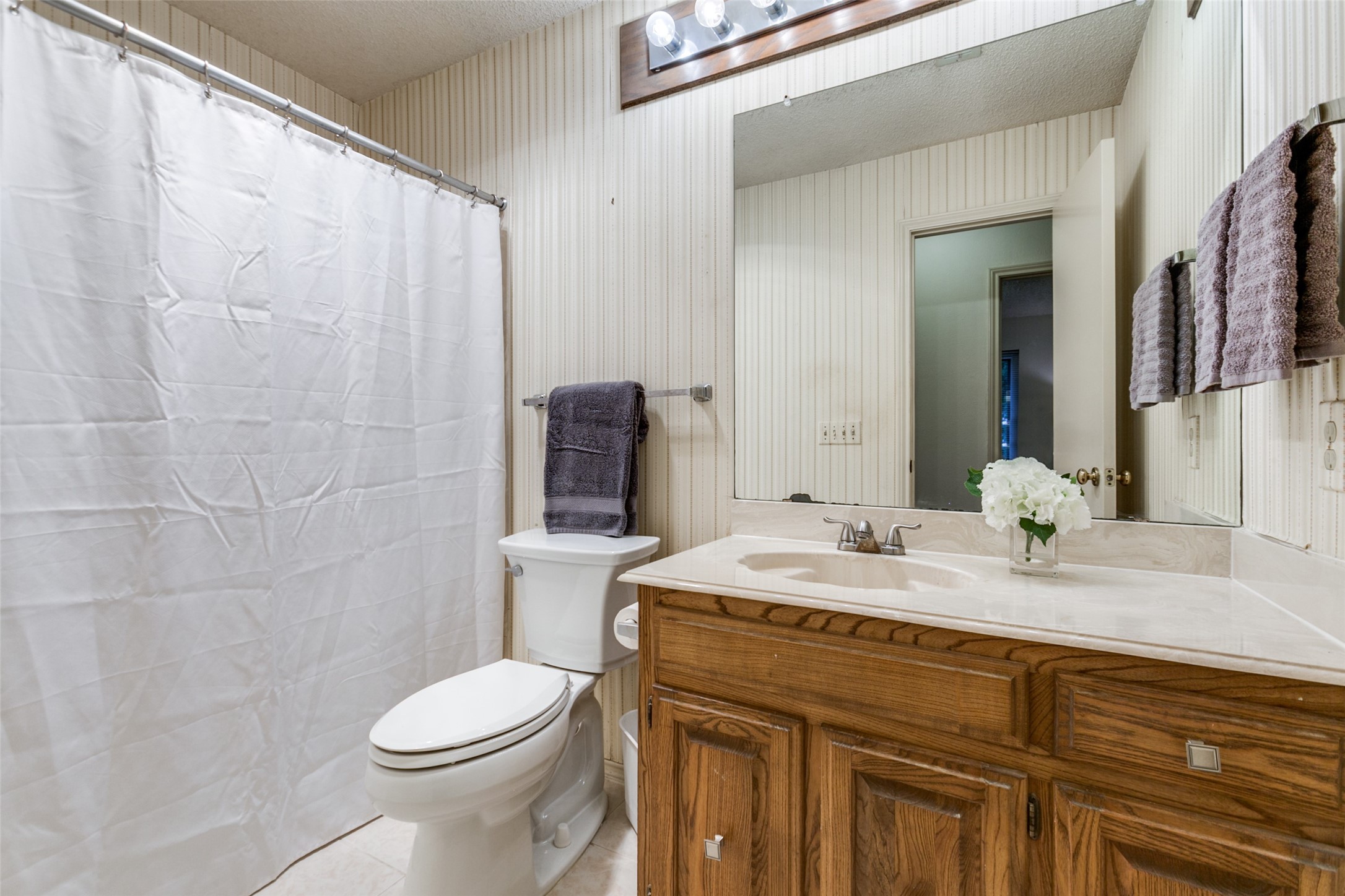 2710 Laurel Oaks Drive
