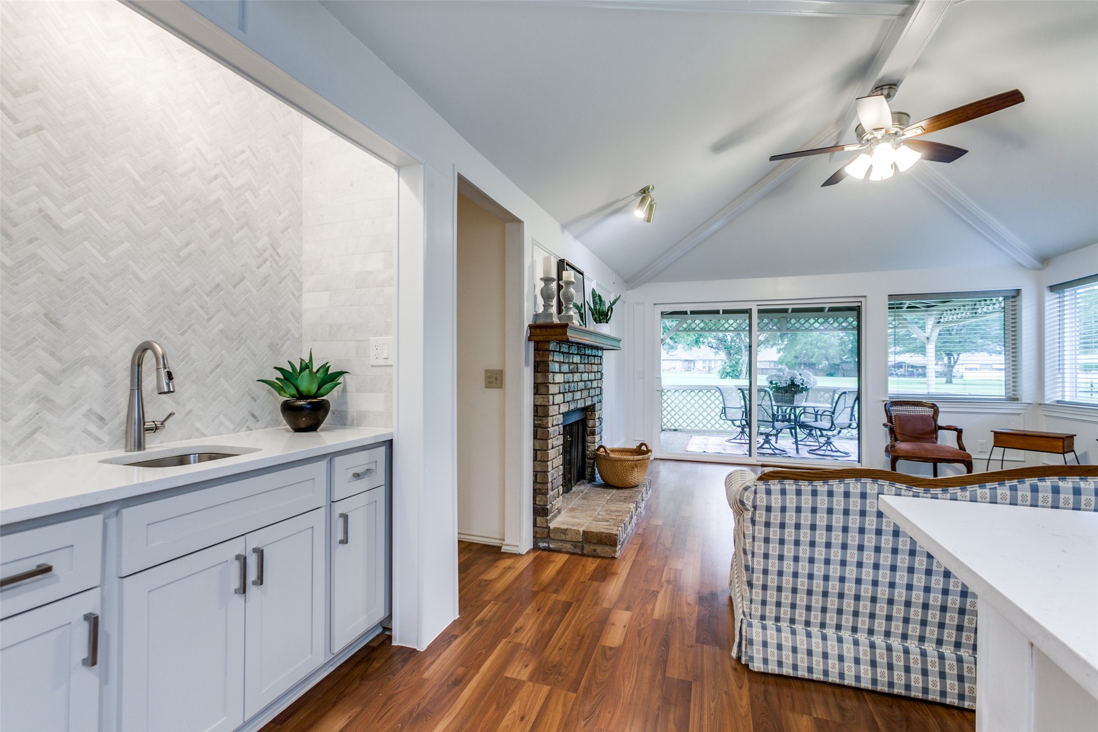2710 Laurel Oaks Drive