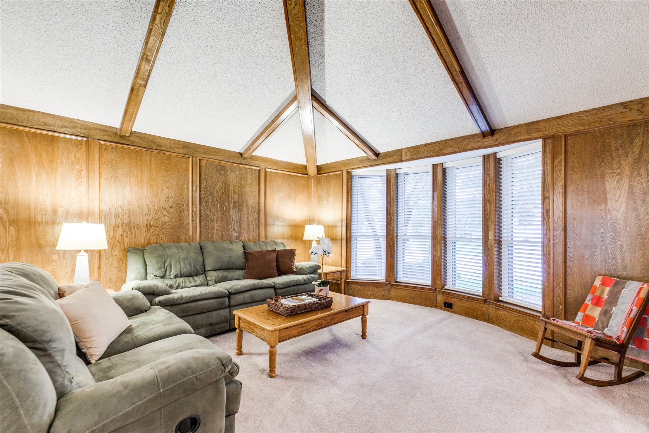 2710 Laurel Oaks Drive
