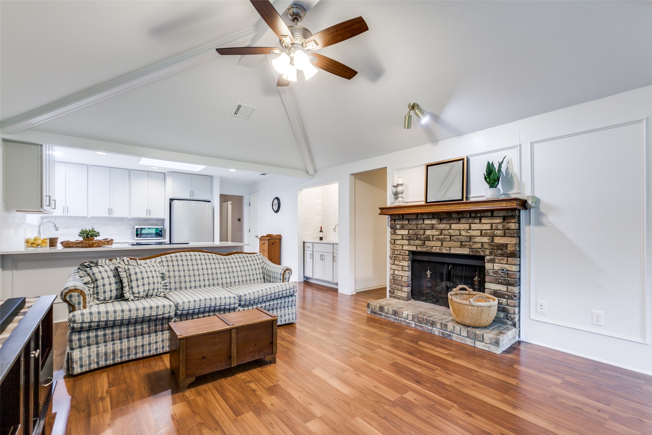 2710 Laurel Oaks Drive