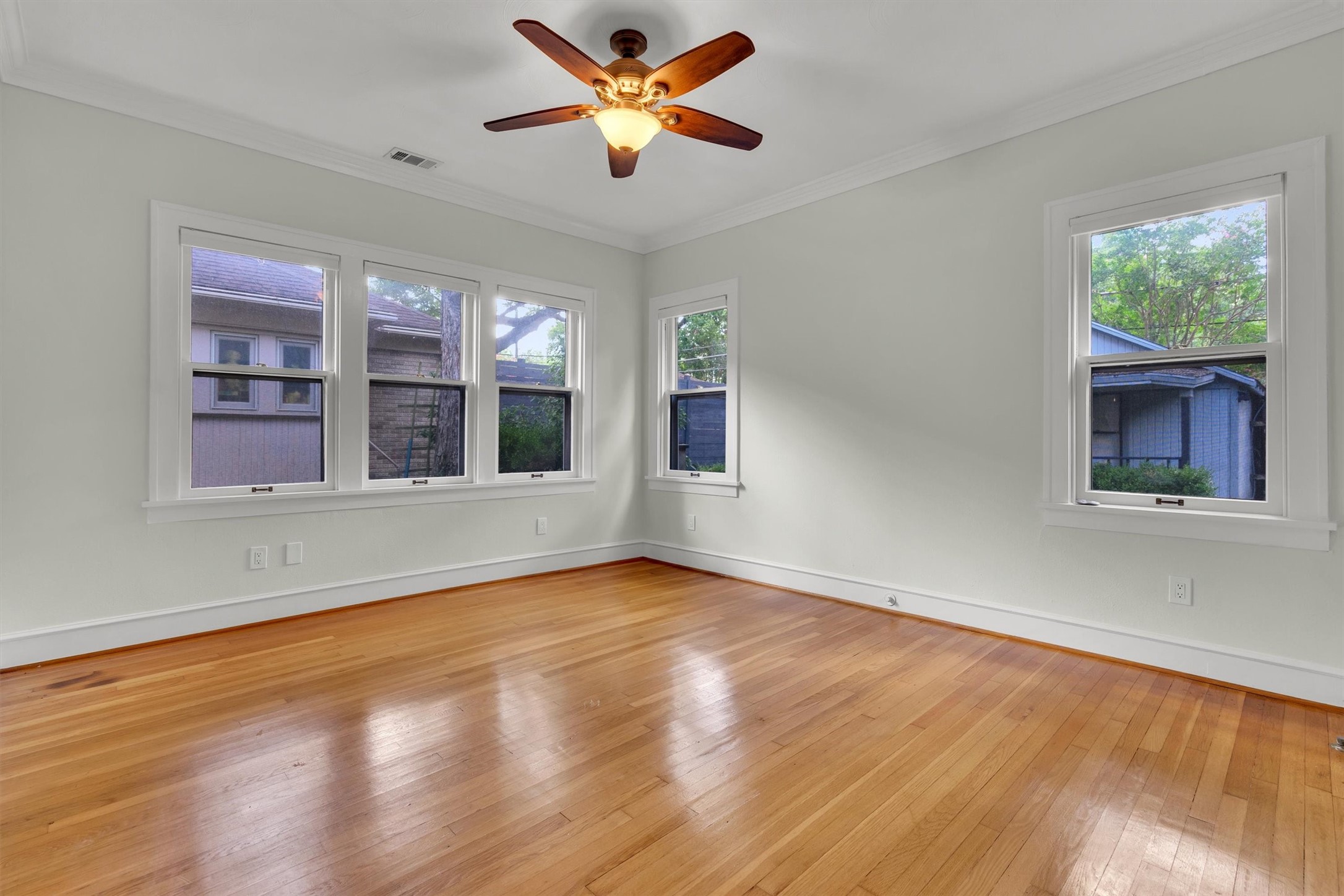 1151 N Winnetka Avenue