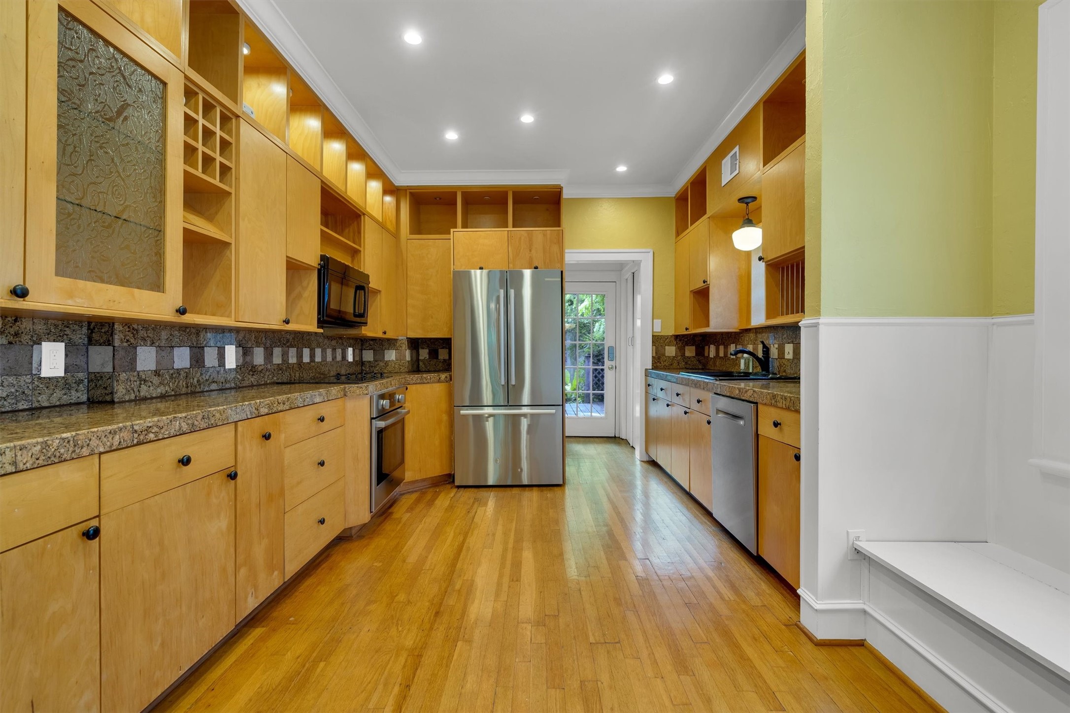 1151 N Winnetka Avenue