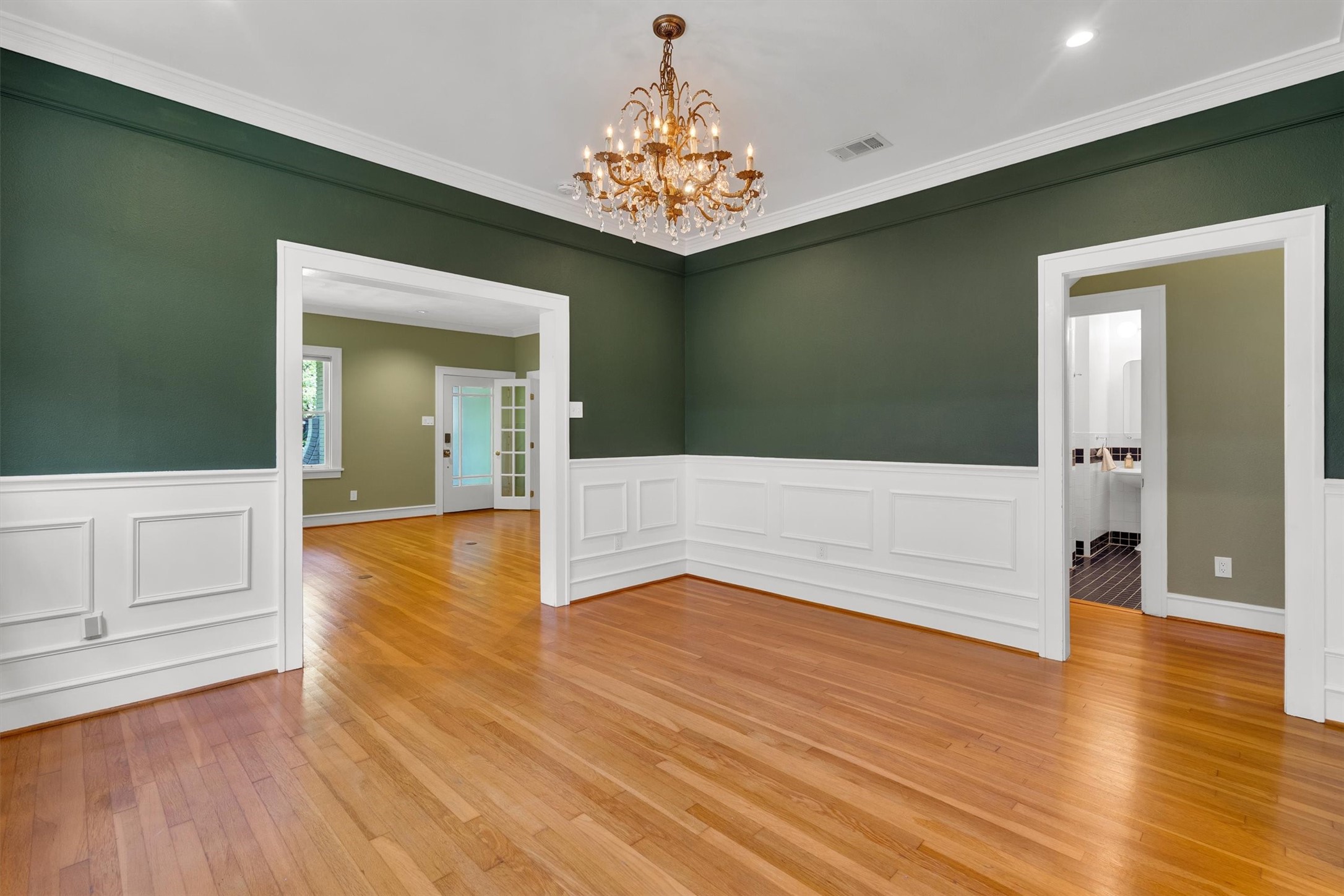 1151 N Winnetka Avenue