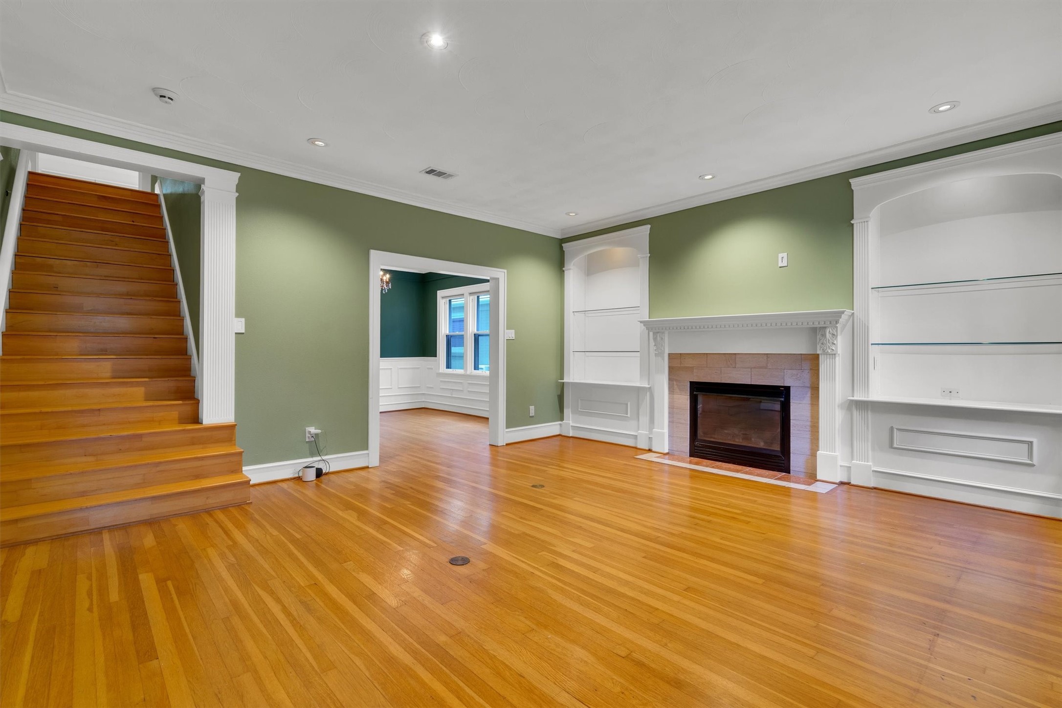 1151 N Winnetka Avenue