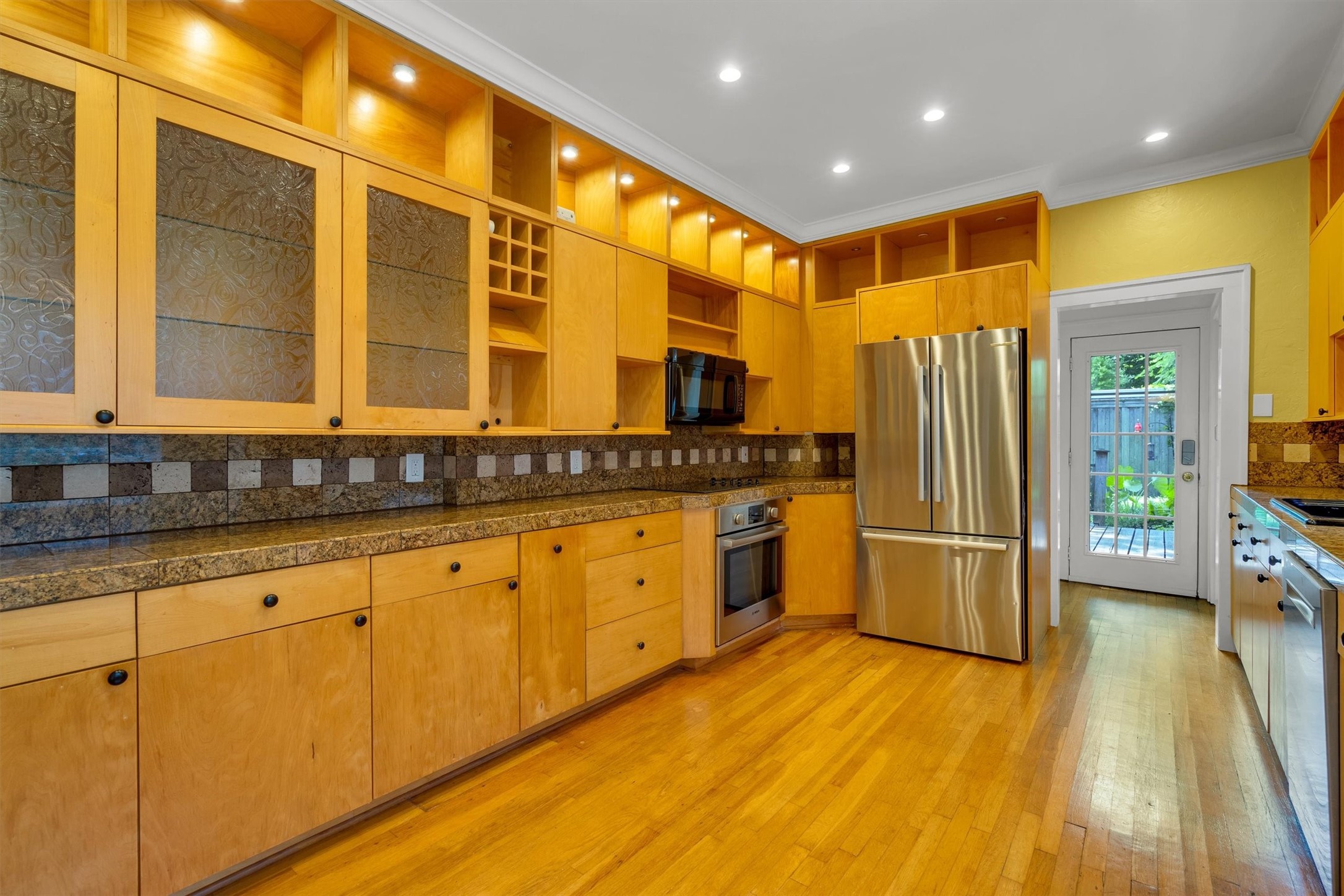 1151 N Winnetka Avenue