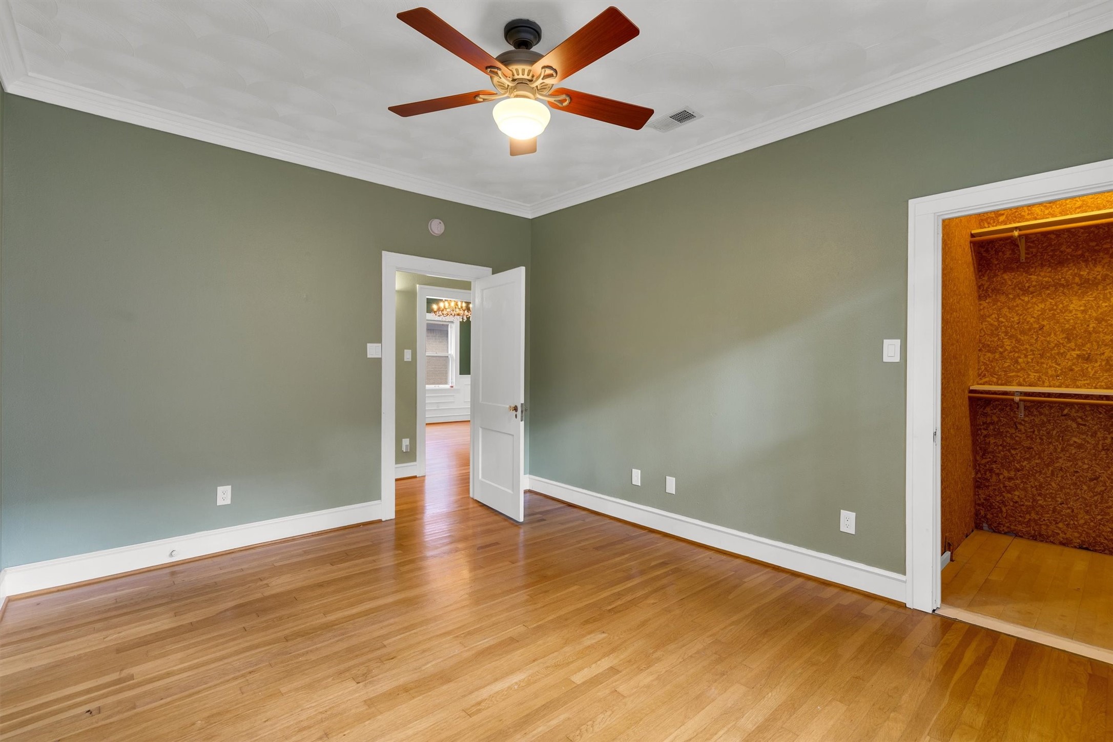 1151 N Winnetka Avenue