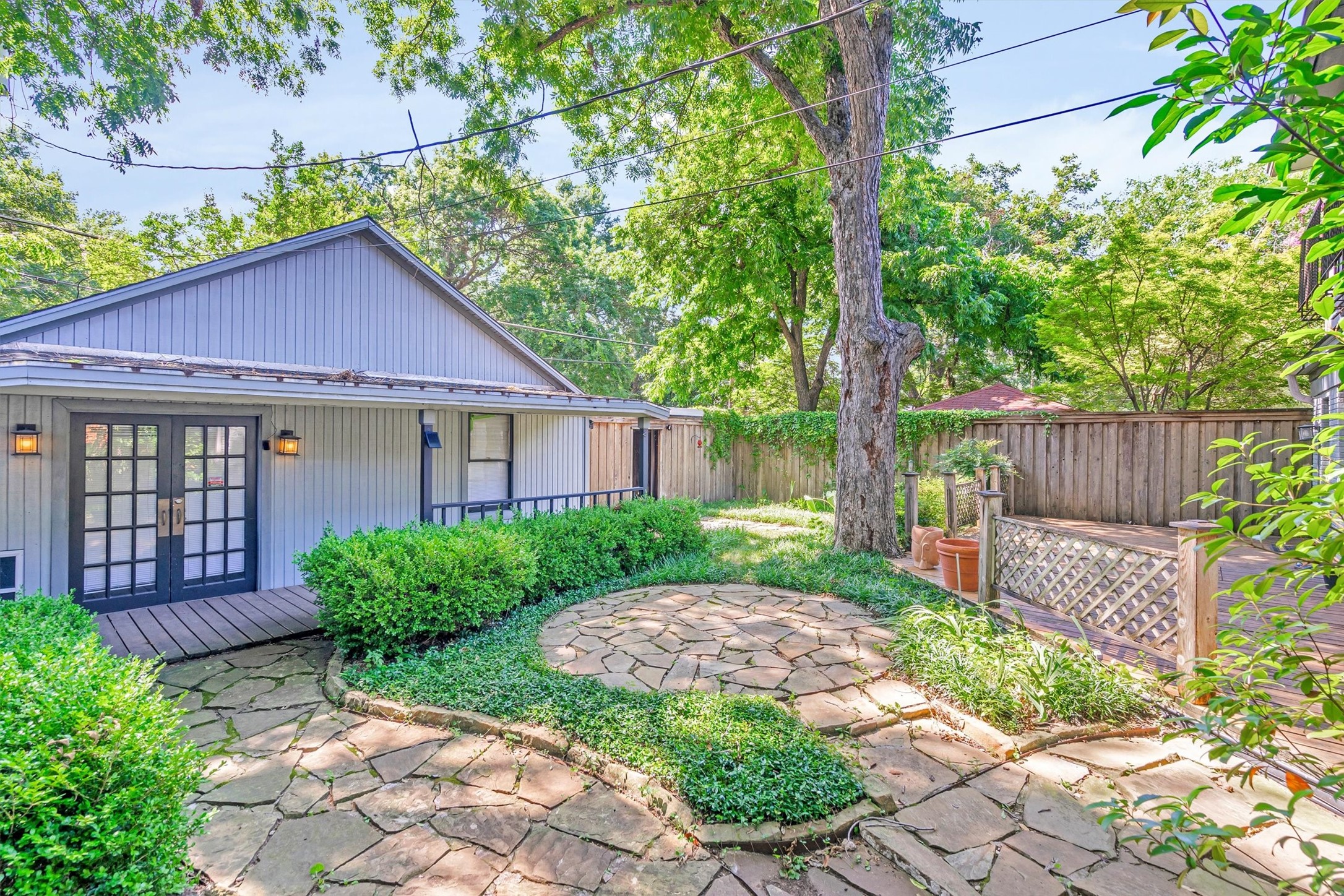 1151 N Winnetka Avenue