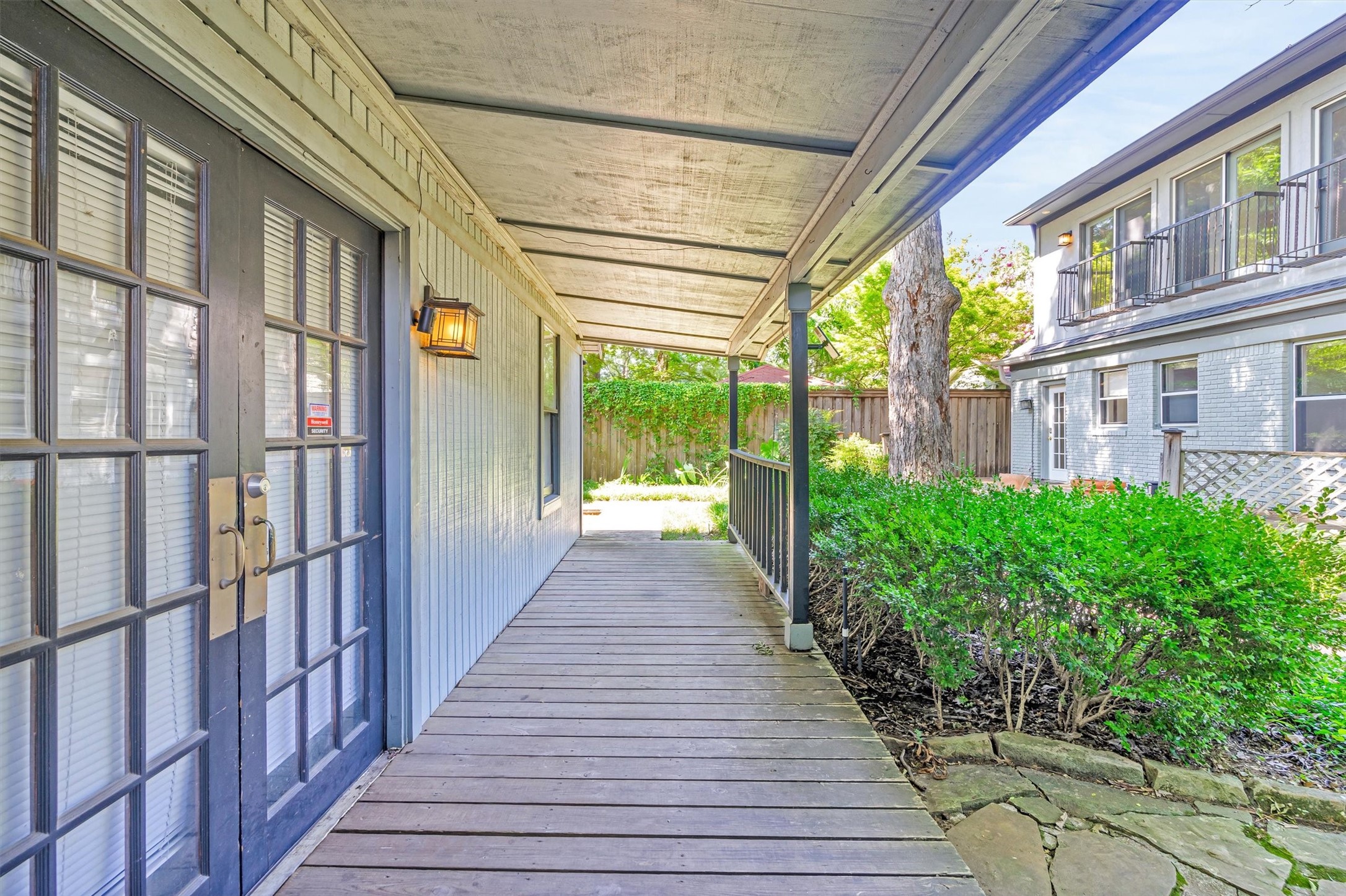 1151 N Winnetka Avenue