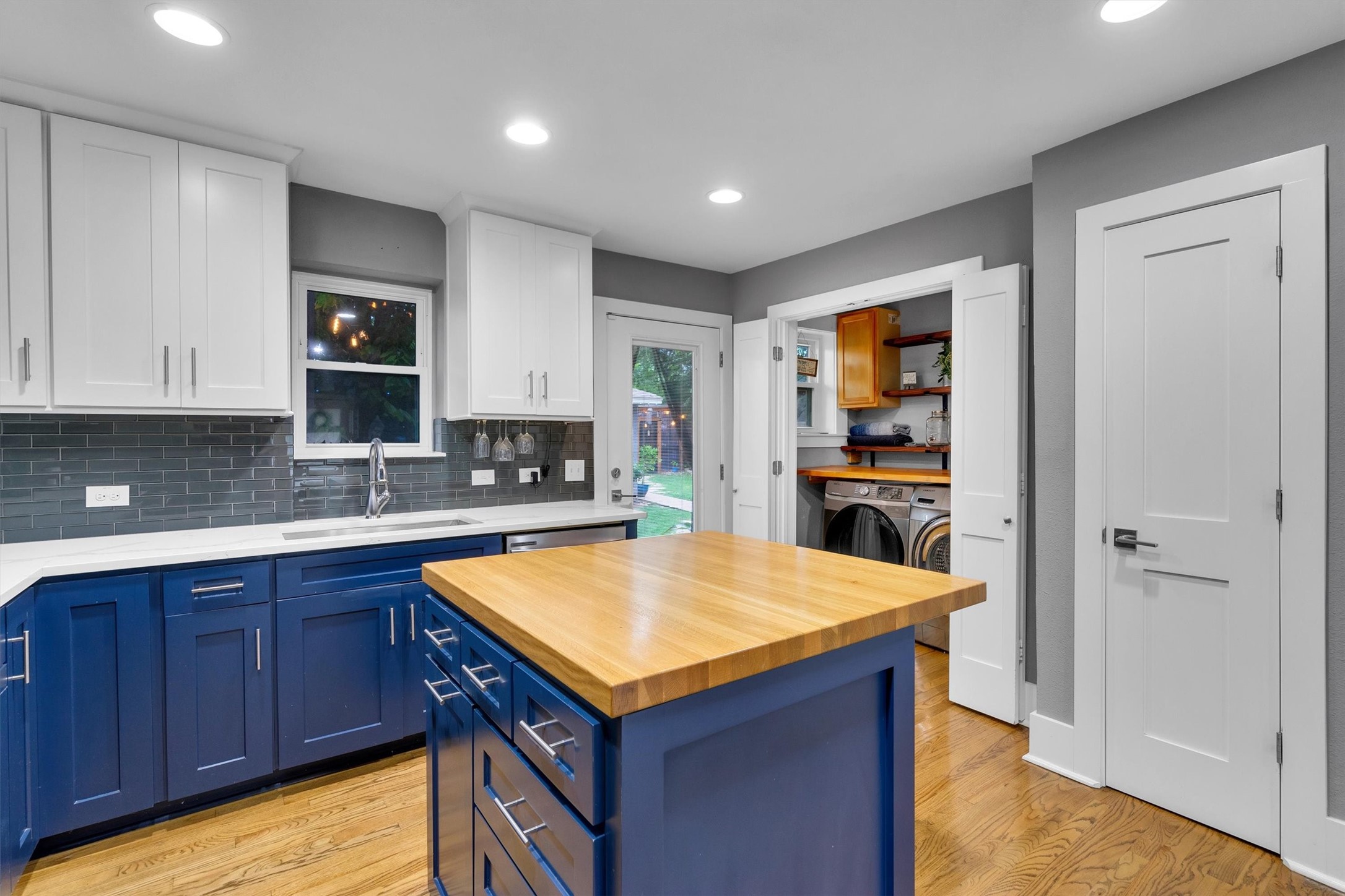 2719 W 12th Street