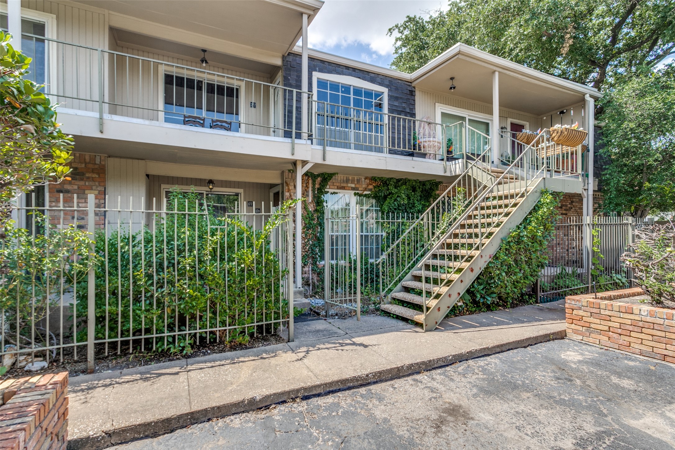 5303 Fleetwood Oaks Avenue 177