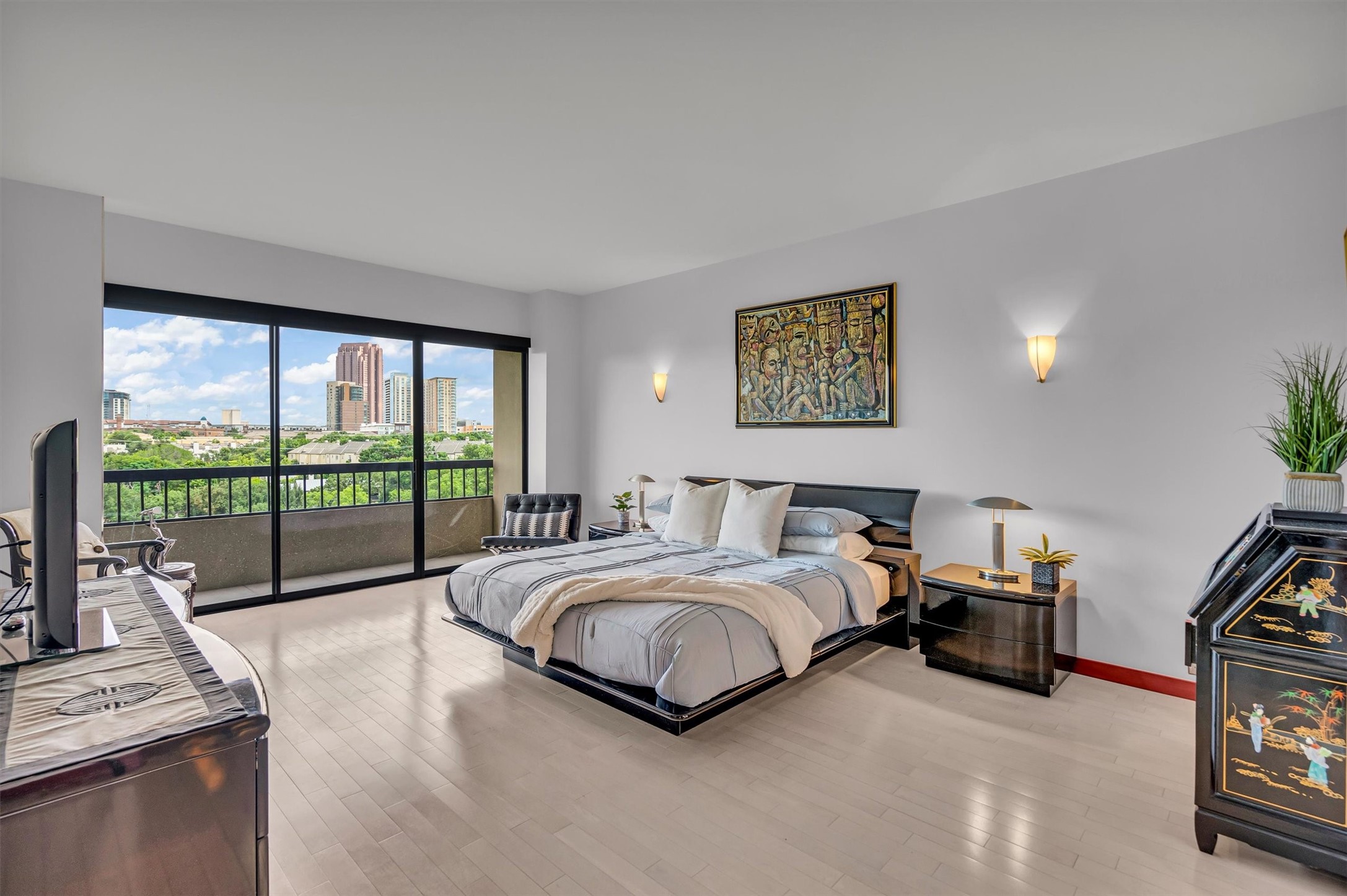 3831 Turtle Creek Boulevard 8A