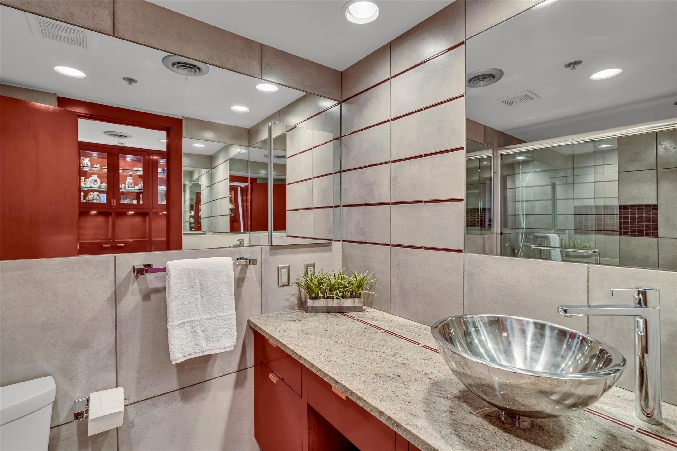 3831 Turtle Creek Boulevard 8A
