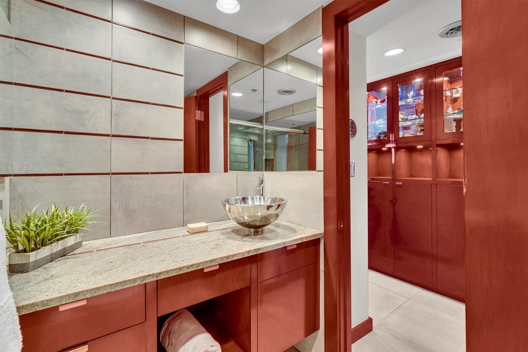 3831 Turtle Creek Boulevard 8A