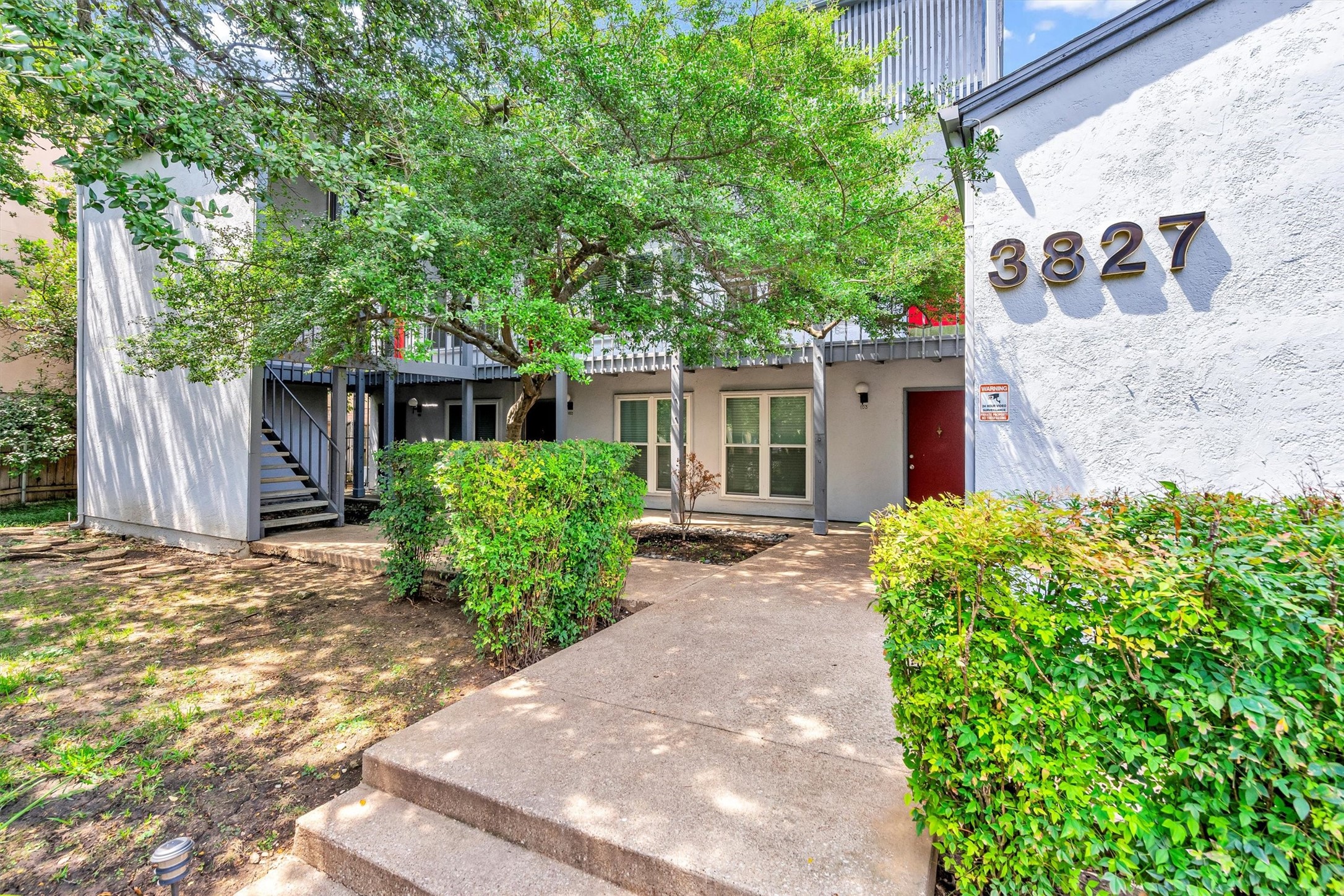 3827 Gilbert Avenue 203