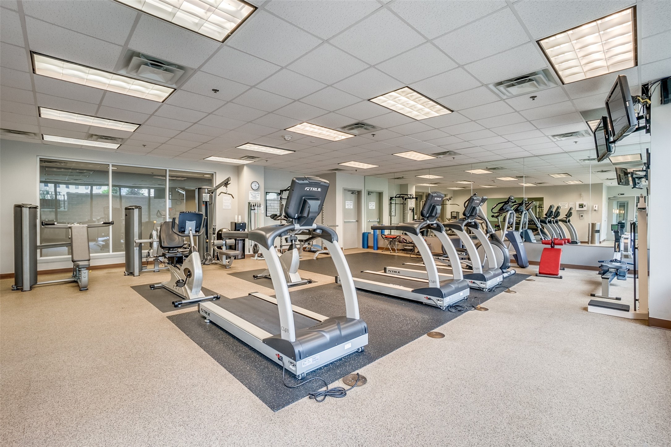 1200 Main Street 908