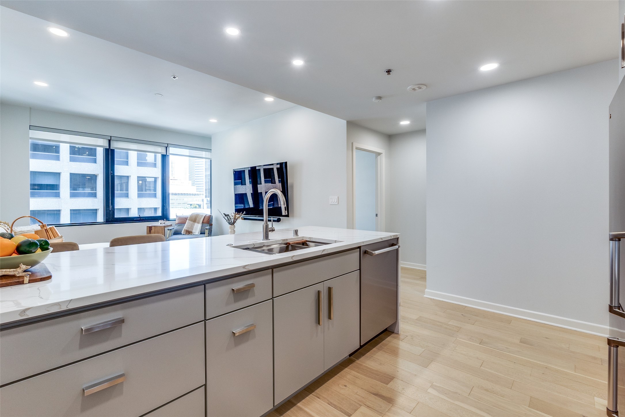 1200 Main Street 908