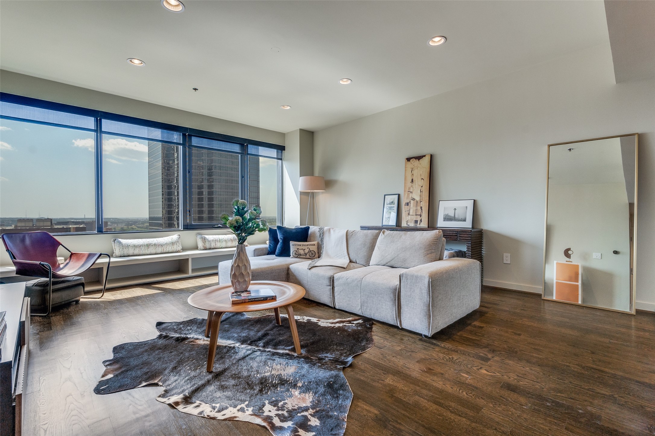 1200 Main Street 1704