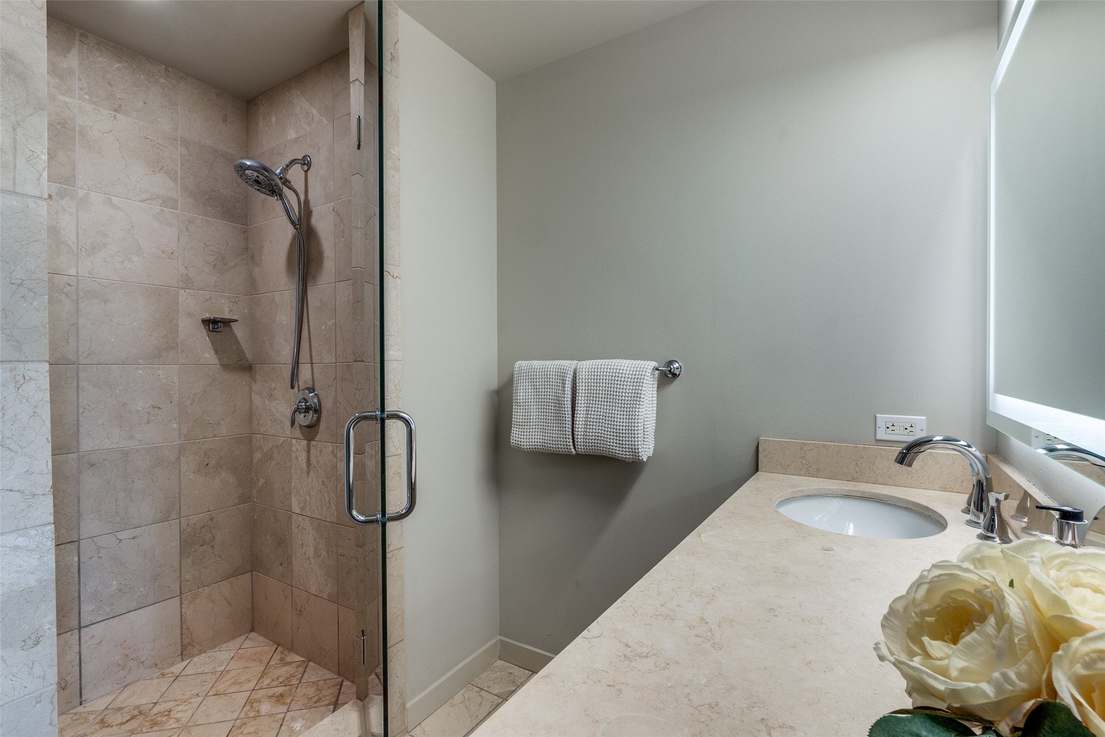 1200 Main Street 1704