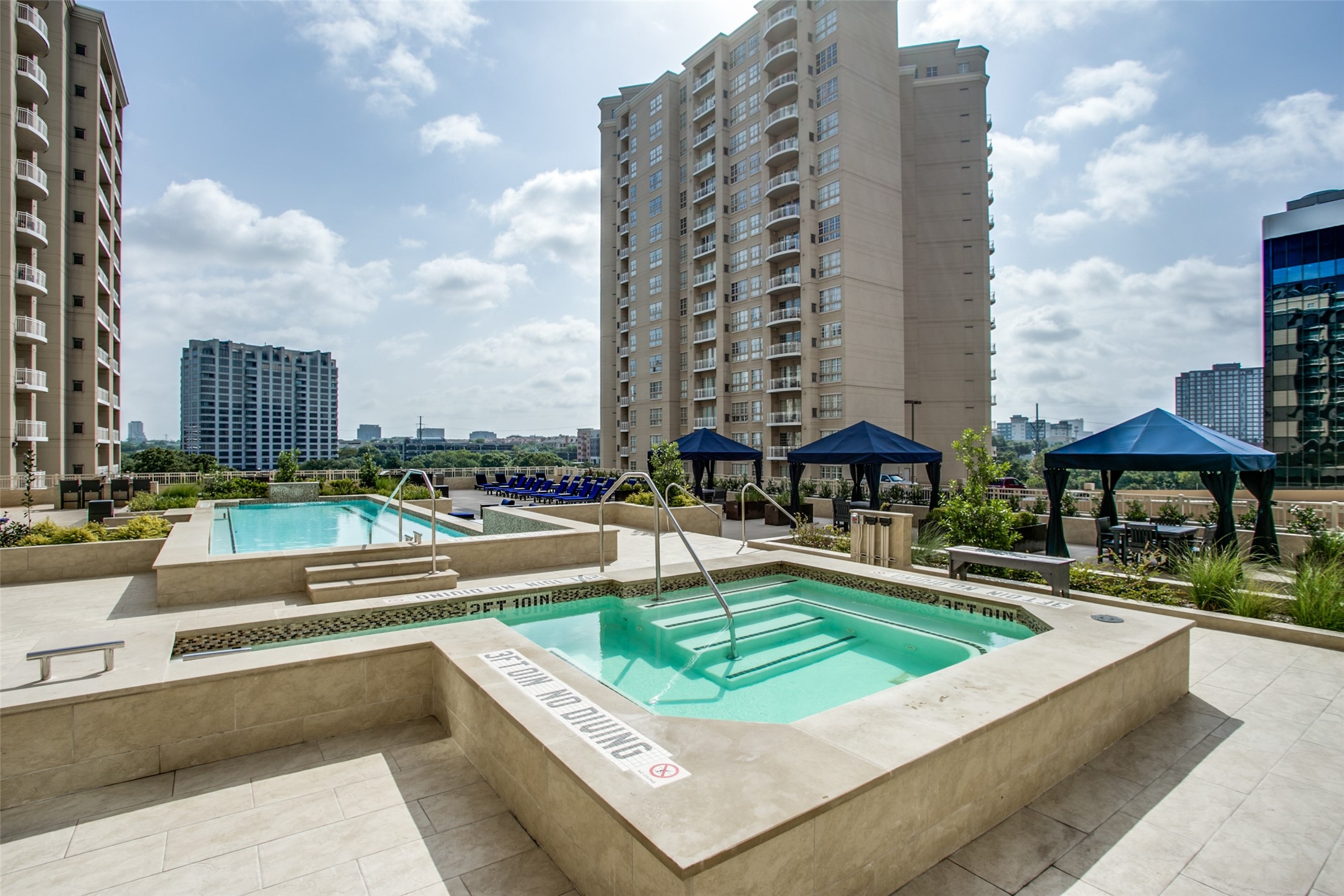 3225 Turtle Creek Boulevard 838
