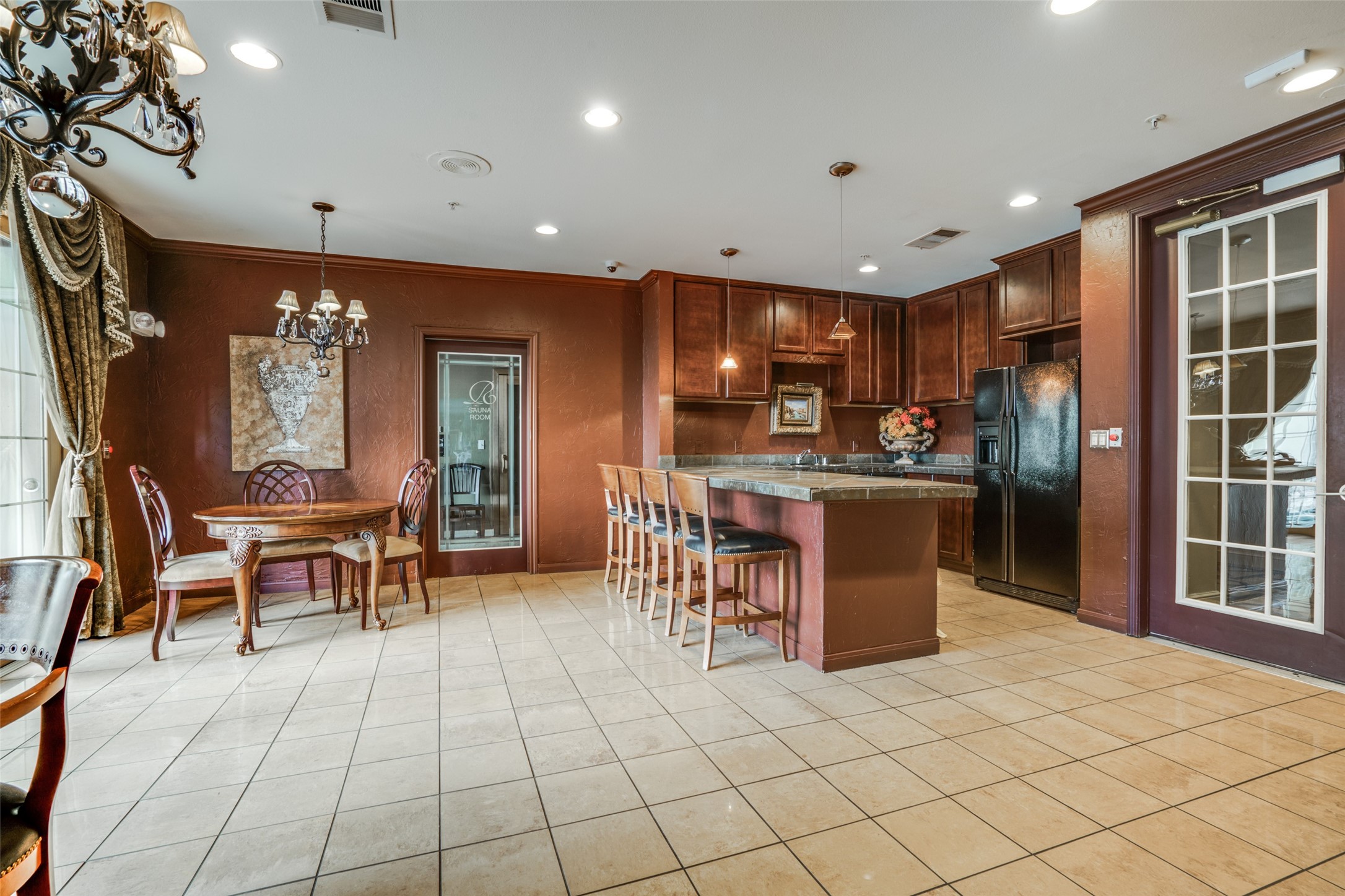 3225 Turtle Creek Boulevard 838
