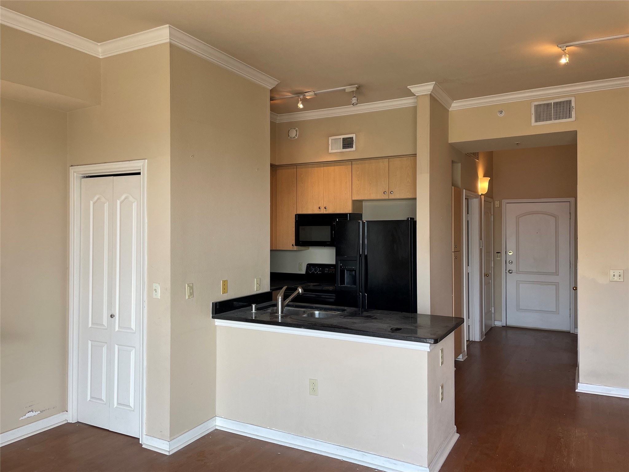 3225 Turtle Creek Boulevard 838