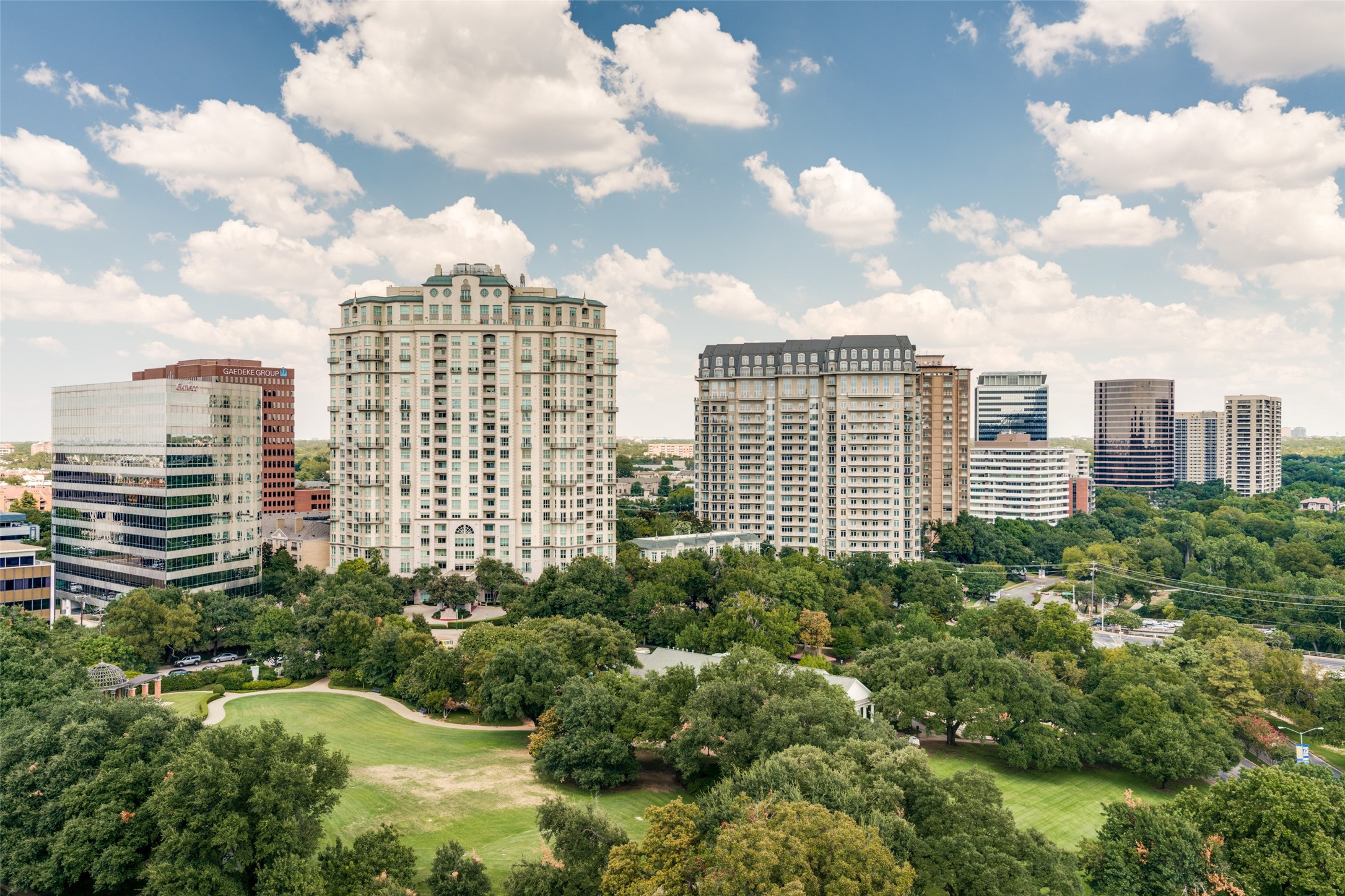 3225 Turtle Creek Boulevard 838