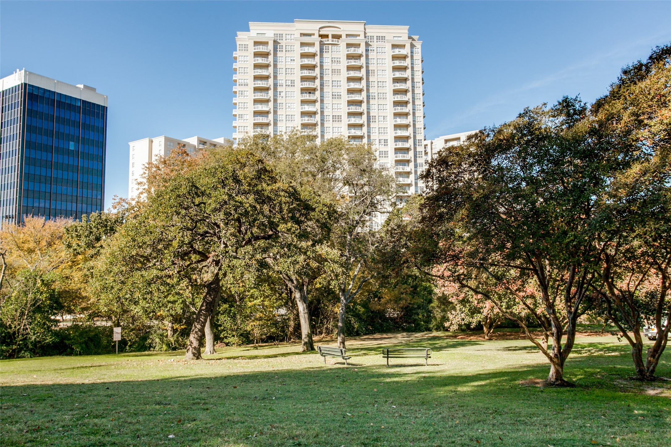 3225 Turtle Creek Boulevard 838