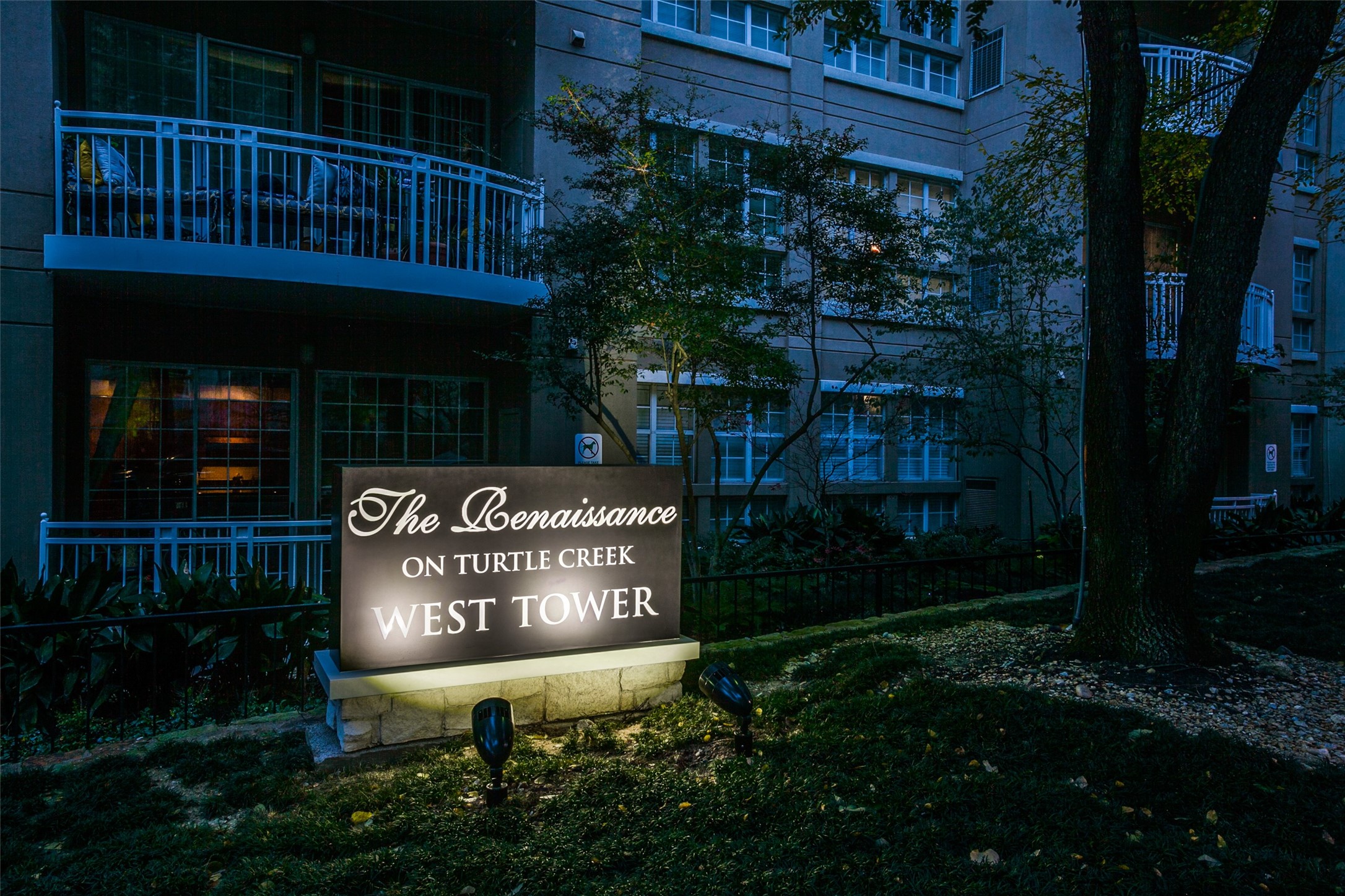 3225 Turtle Creek Boulevard 838