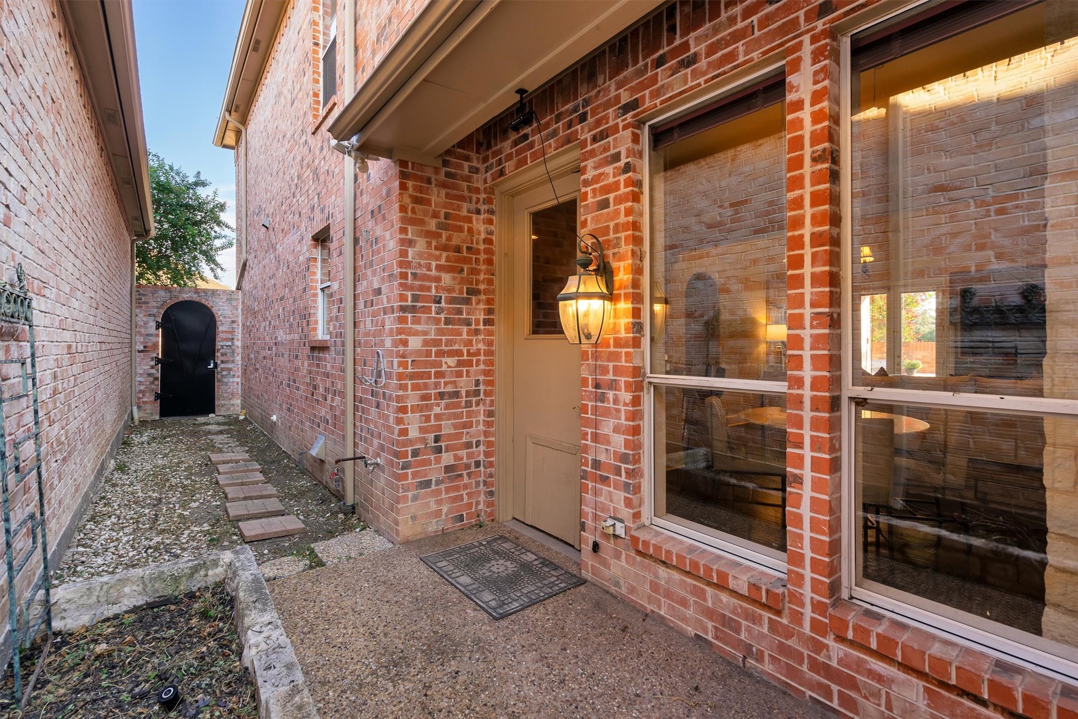 8607 Royalbrook Court