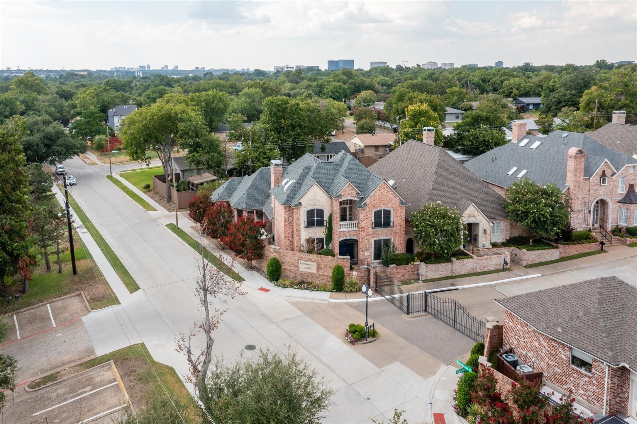 8607 Royalbrook Court