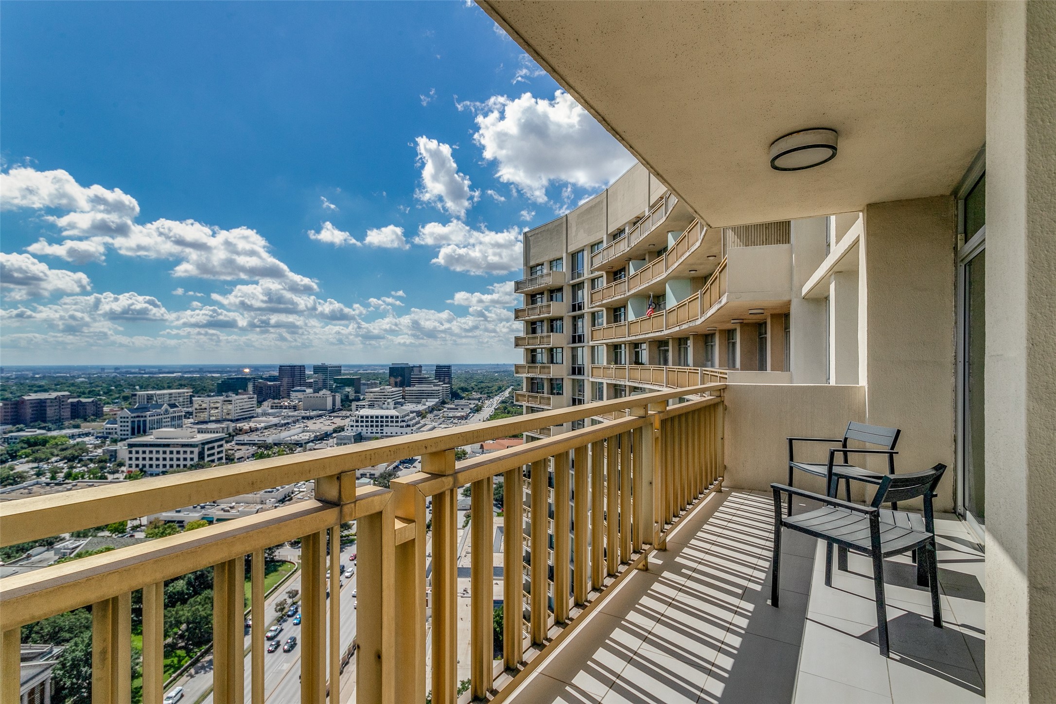 6211 W Northwest Highway 2607